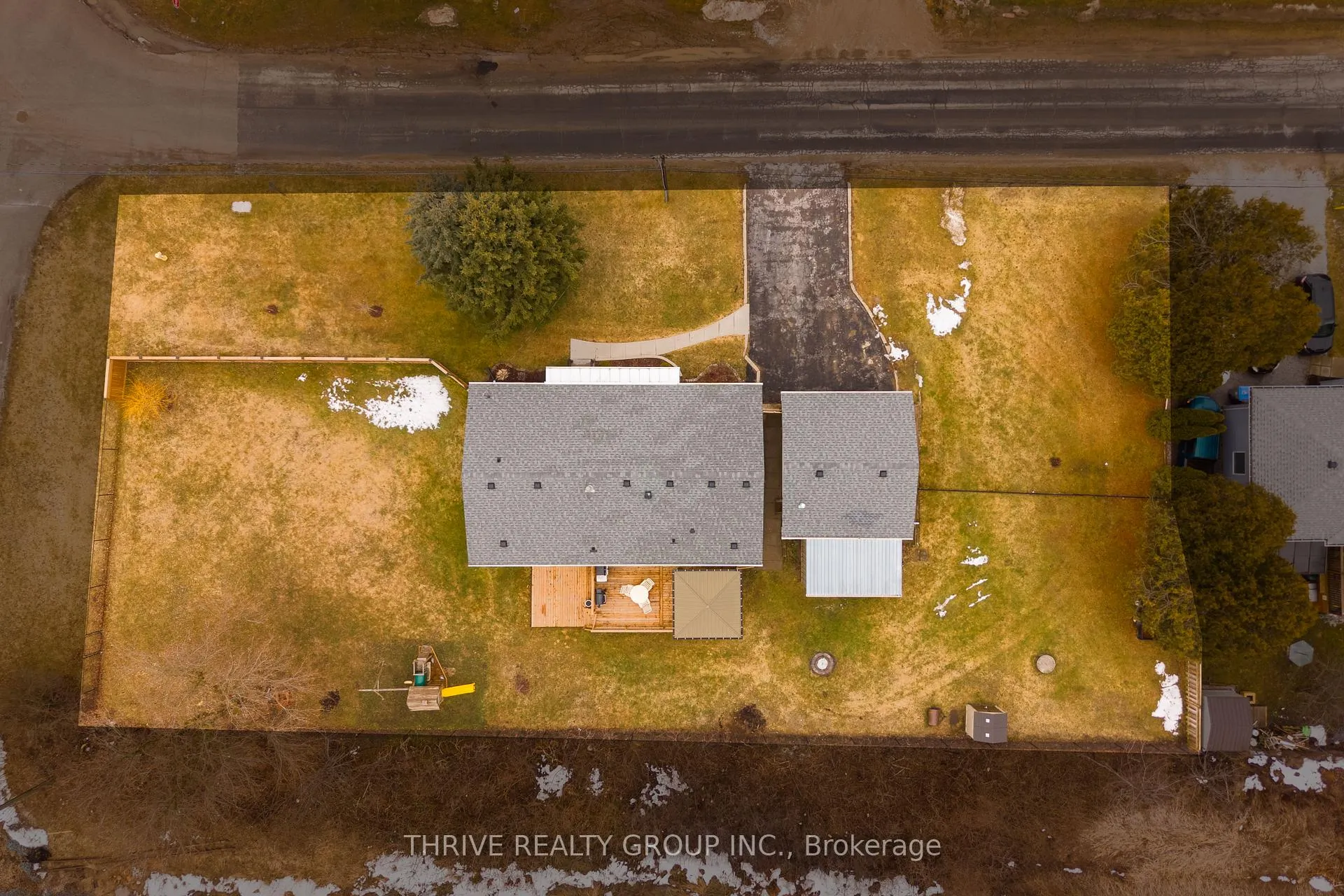 Photo 2 of 169 Railway Avenue, Middlesex Centre, Komoka — HOMEH
