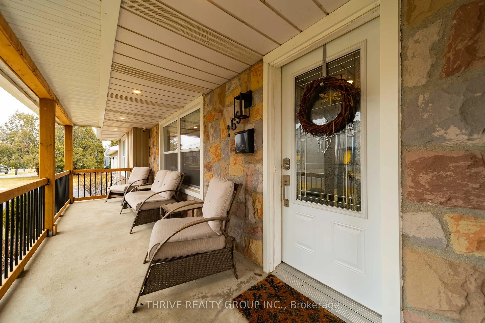 Photo 3 of 169 Railway Avenue, Middlesex Centre, Komoka — HOMEH