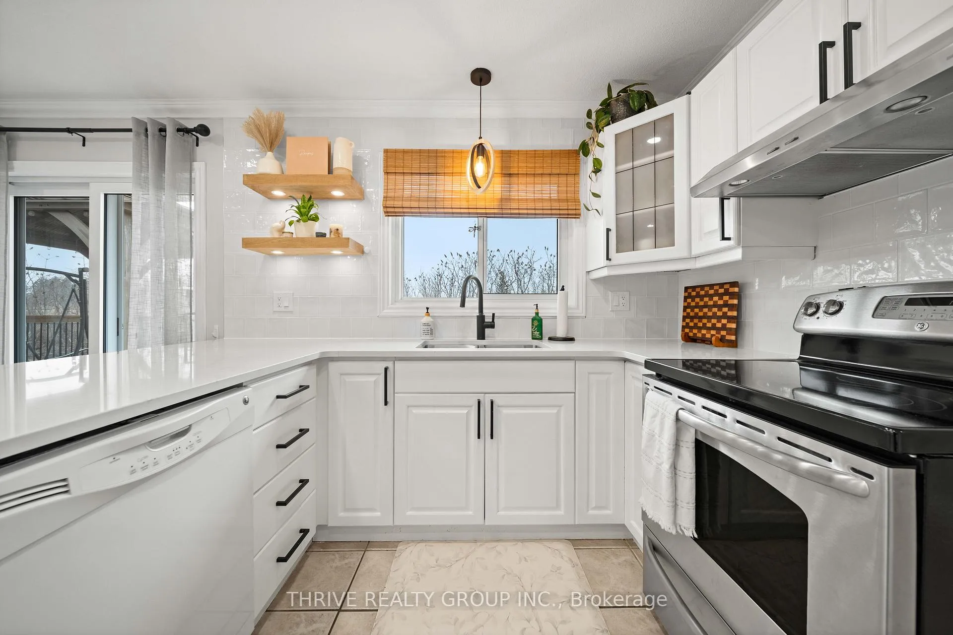 Photo 11 of 169 Railway Avenue, Middlesex Centre, Komoka — HOMEH