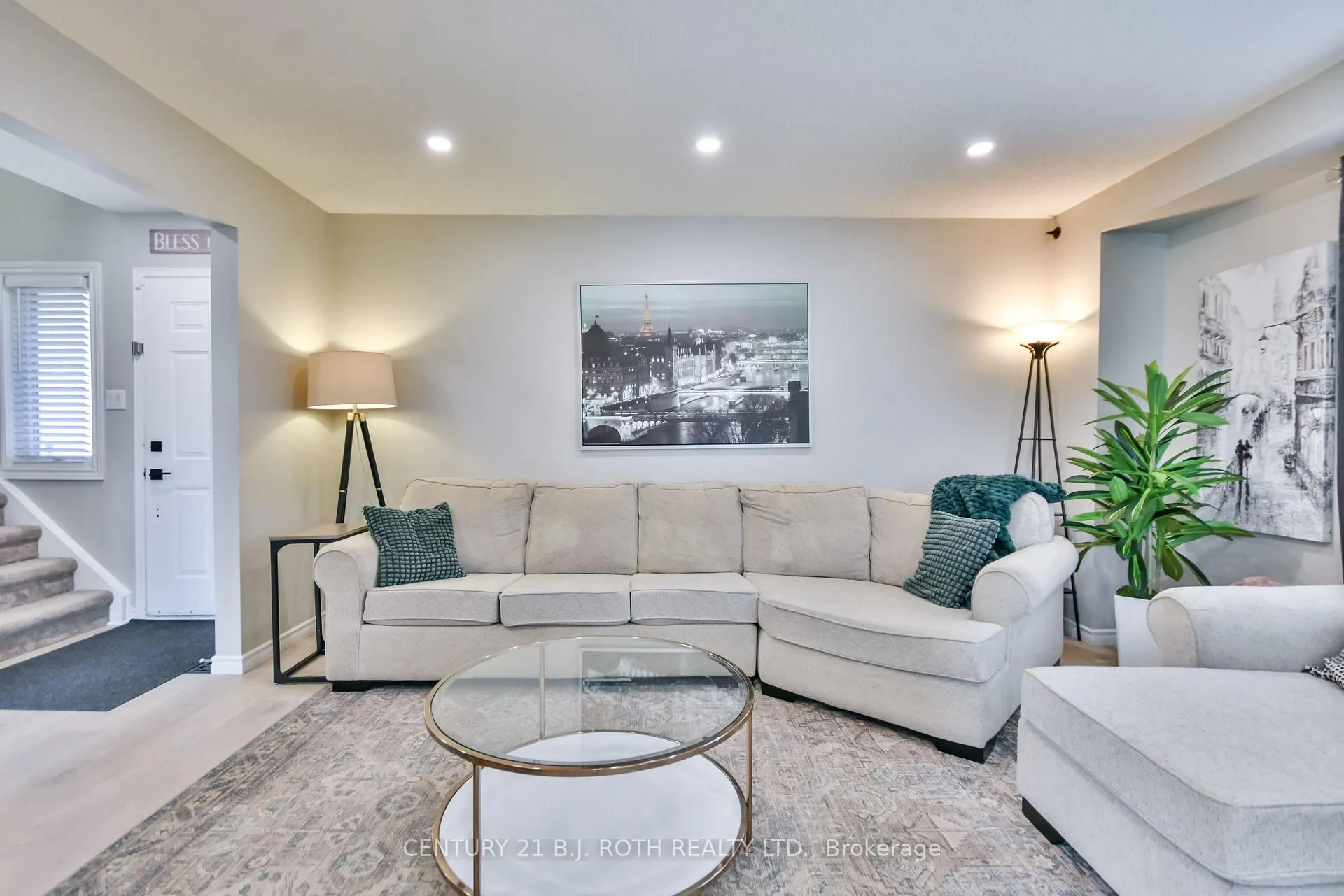 Photo 6 of 12 Burke Drive, Barrie, West Bayfield — HOMEH