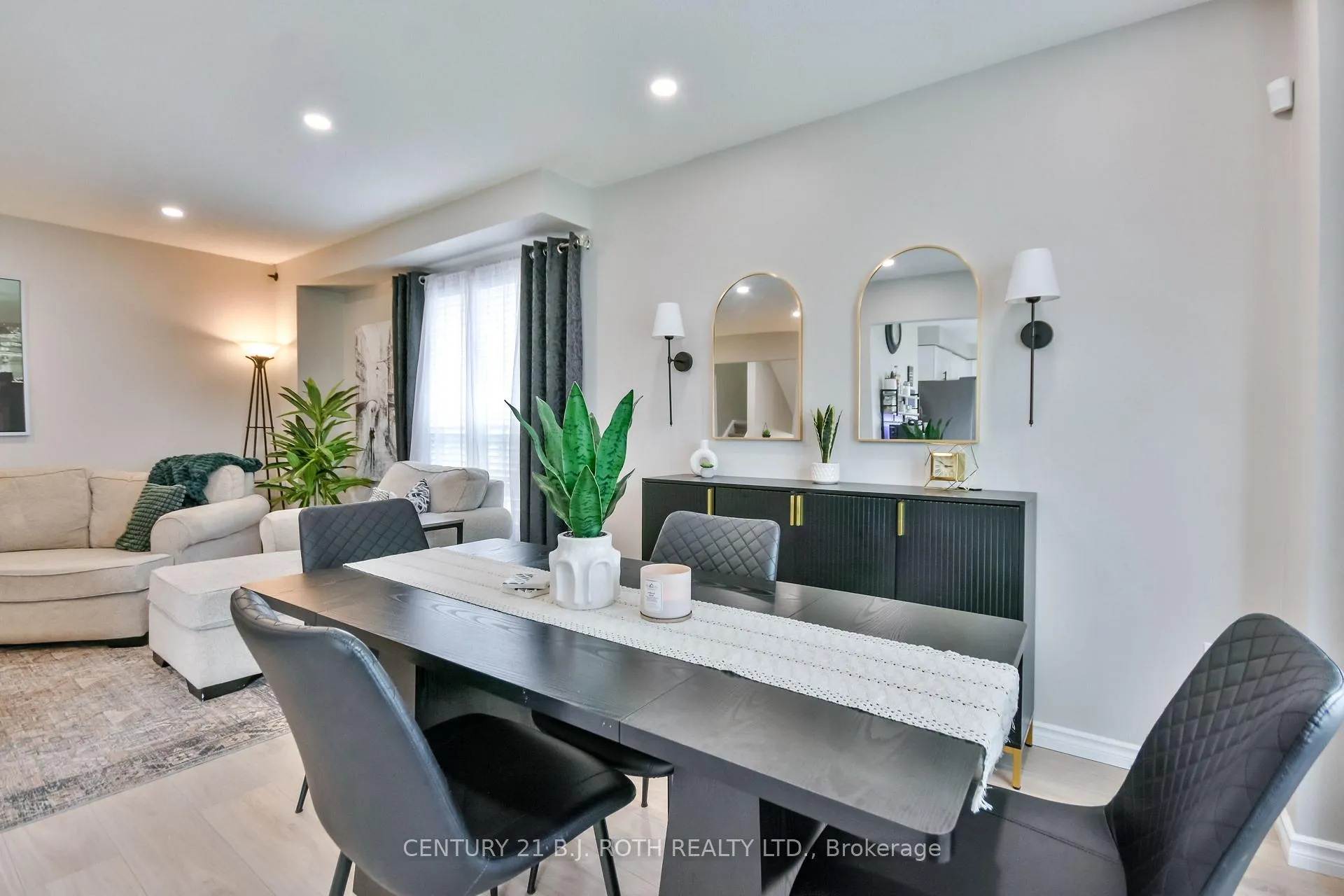 Photo 10 of 12 Burke Drive, Barrie, West Bayfield — HOMEH
