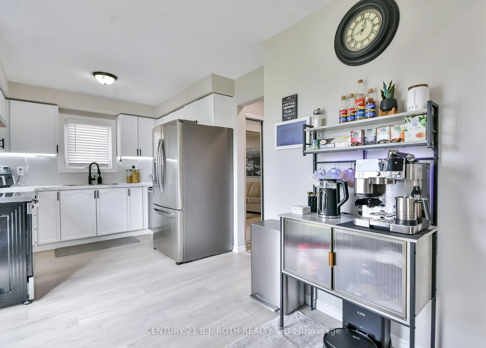 Photo 14 of 12 Burke Drive, Barrie, West Bayfield — HOMEH