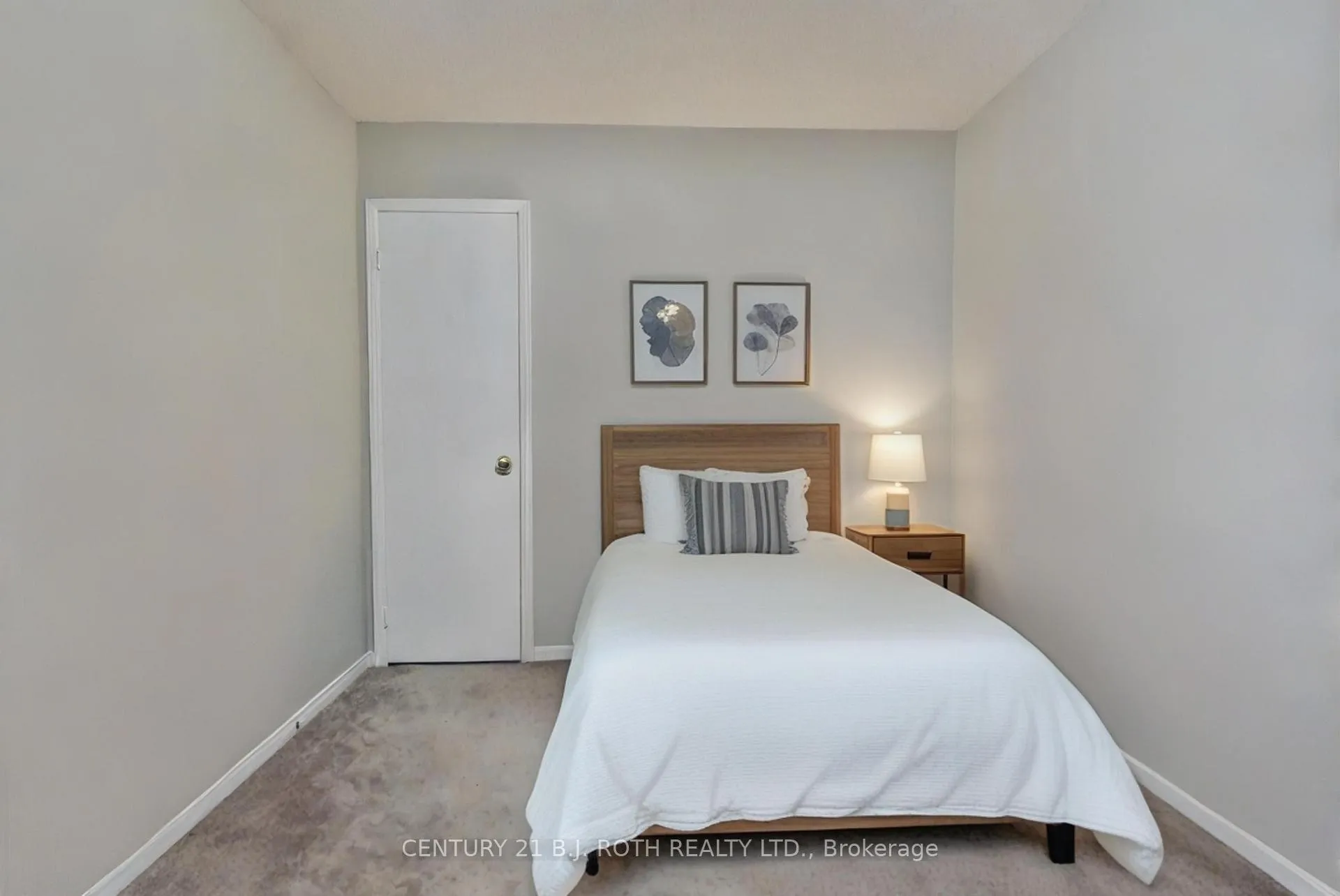 Photo 18 of 12 Burke Drive, Barrie, West Bayfield — HOMEH