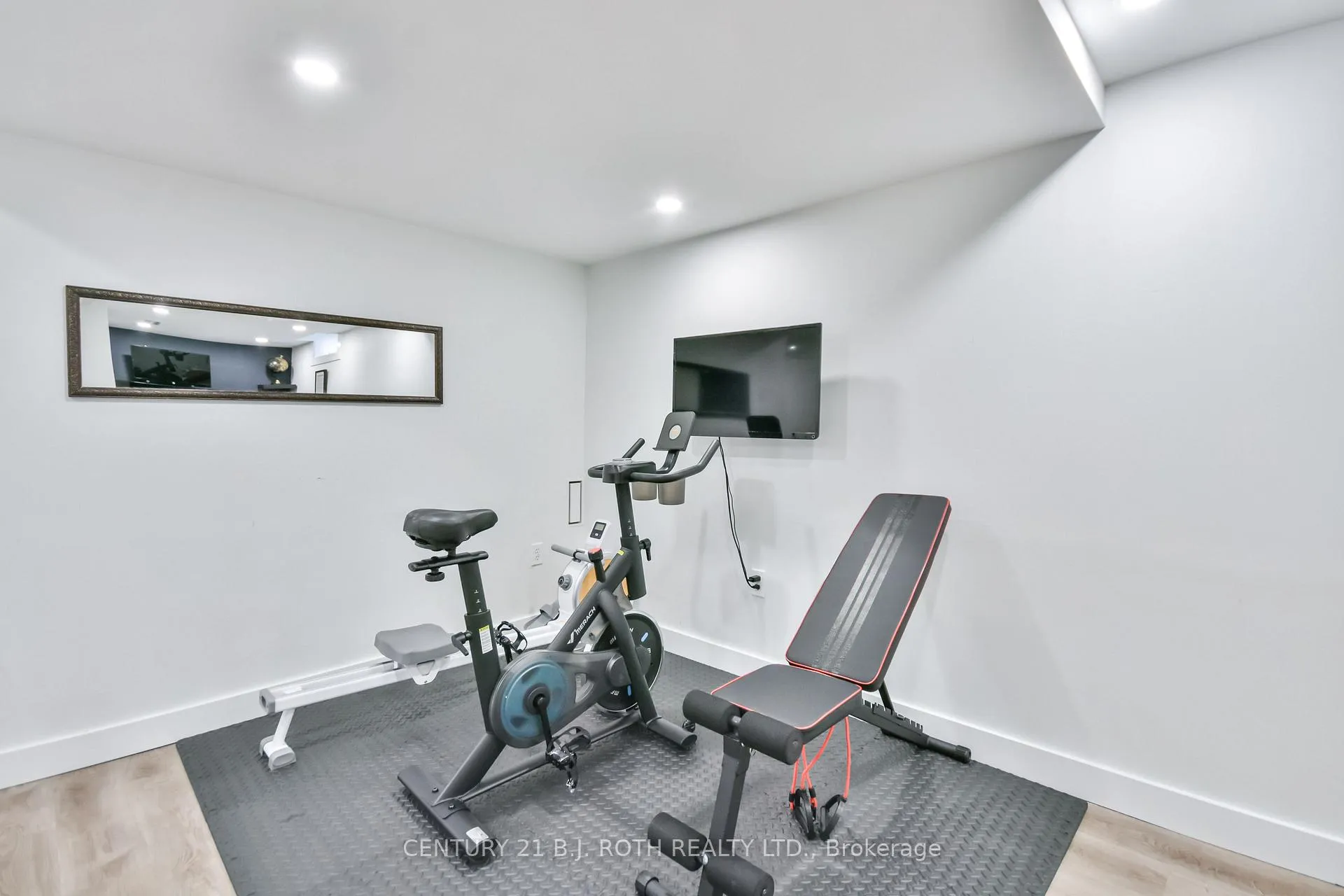 Photo 21 of 12 Burke Drive, Barrie, West Bayfield — HOMEH