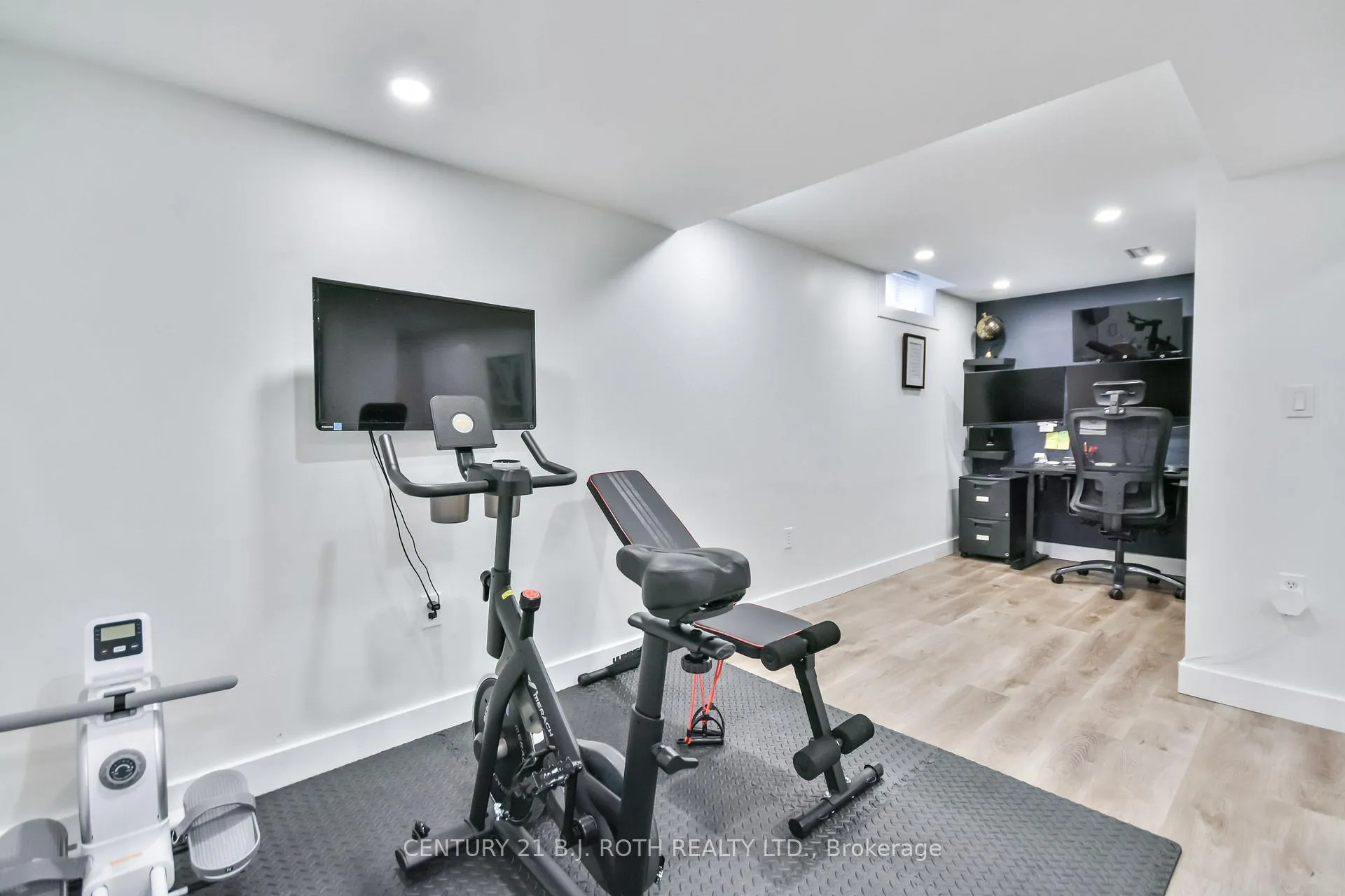 Photo 22 of 12 Burke Drive, Barrie, West Bayfield — HOMEH
