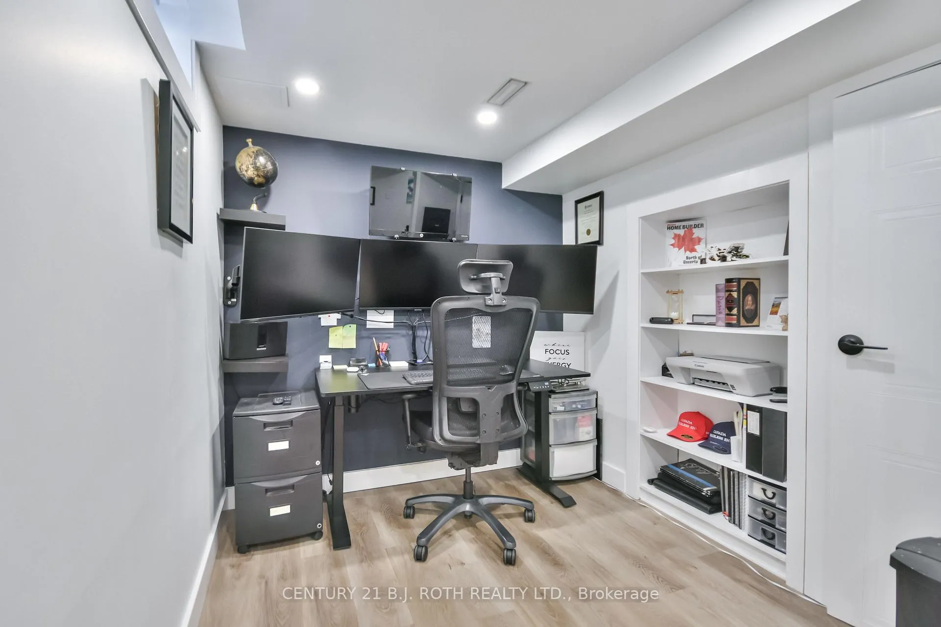 Photo 23 of 12 Burke Drive, Barrie, West Bayfield — HOMEH