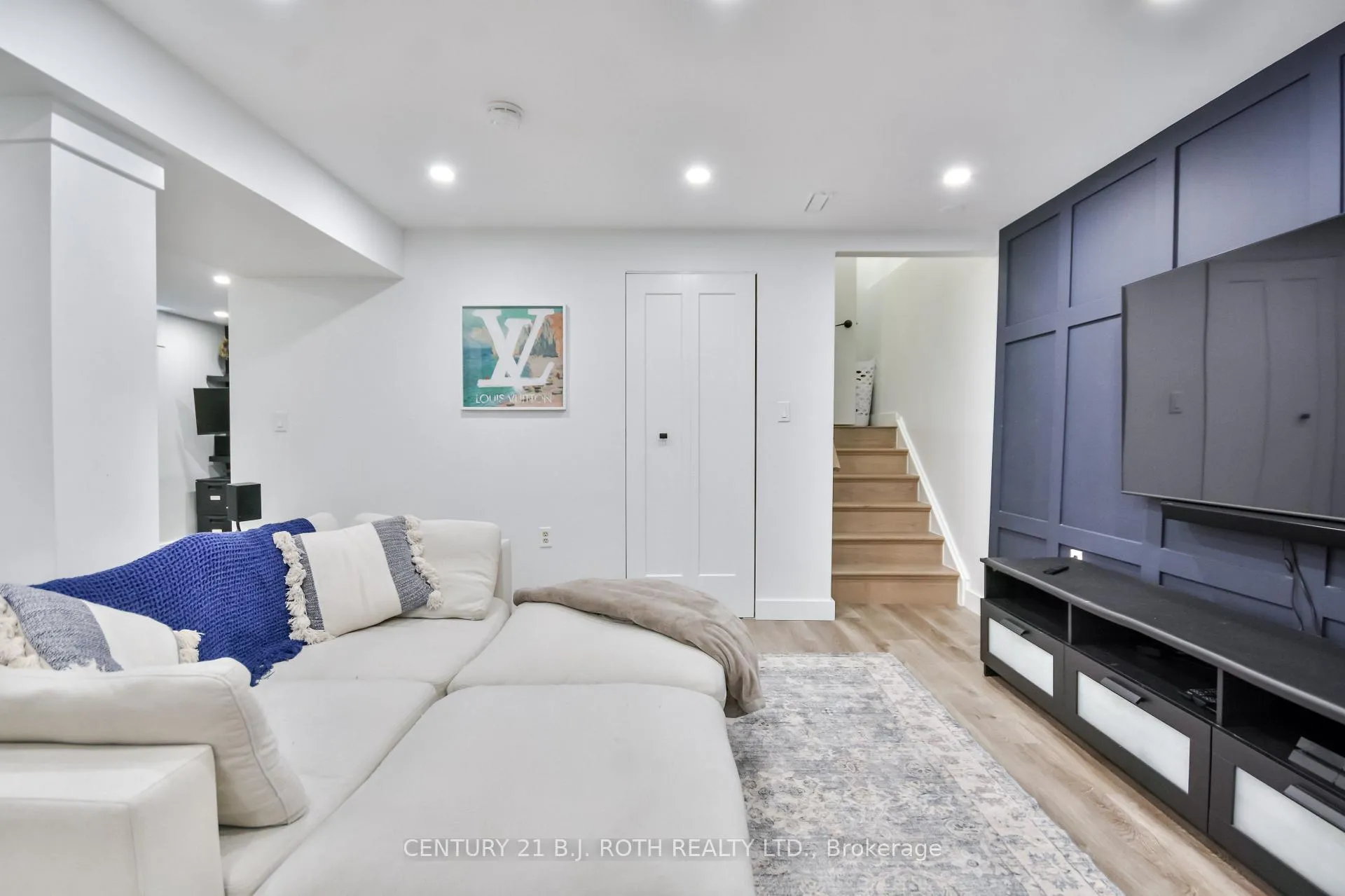 Photo 25 of 12 Burke Drive, Barrie, West Bayfield — HOMEH
