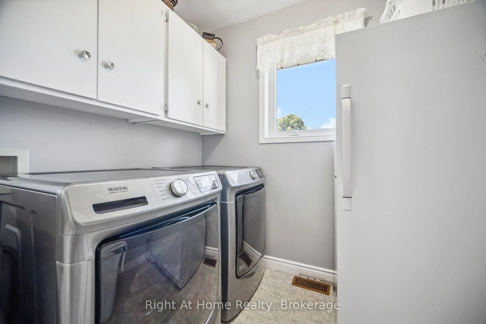 Photo 14 of 664 Maple Street, Huron East, Brussels — HOMEH