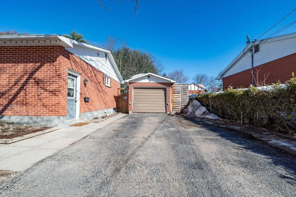 Photo 3 of 70 John Street, Petawawa — HOMEH