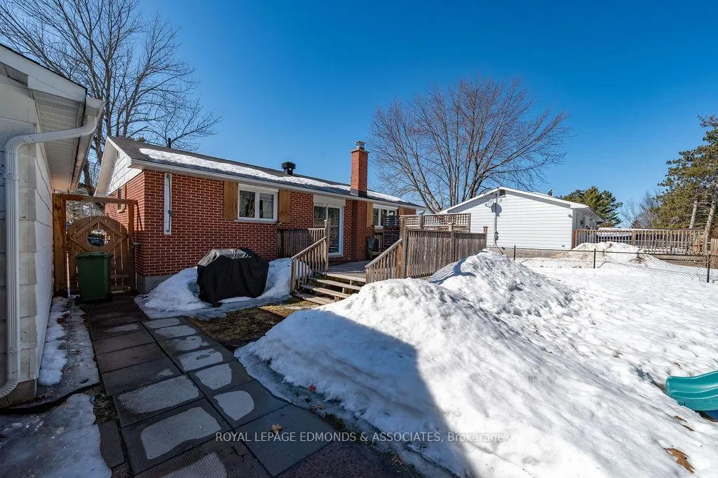 Photo 4 of 70 John Street, Petawawa — HOMEH