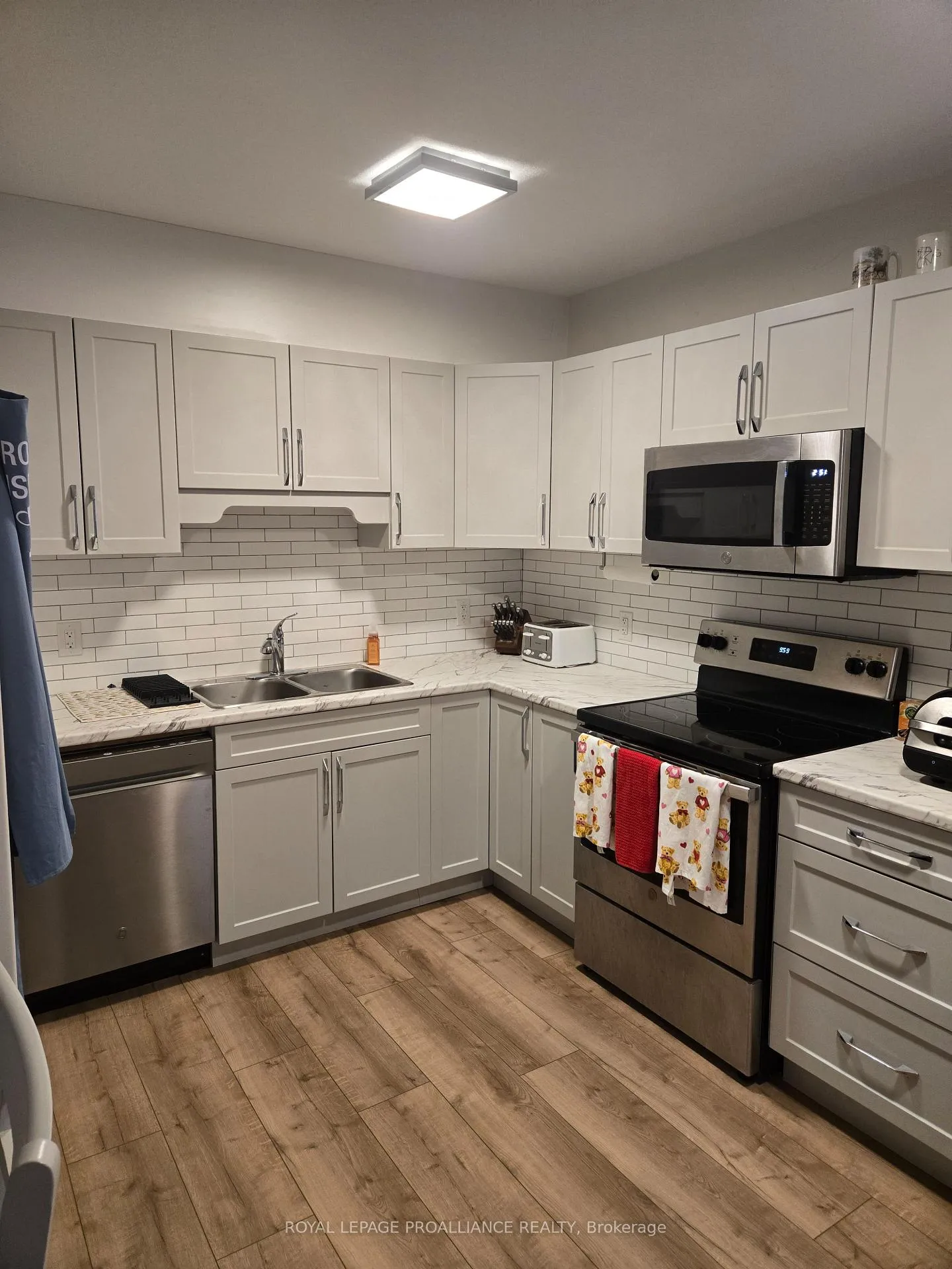 Photo 5 of Unit B, 58 Cannifton Road, Belleville, Belleville Ward — HOMEH