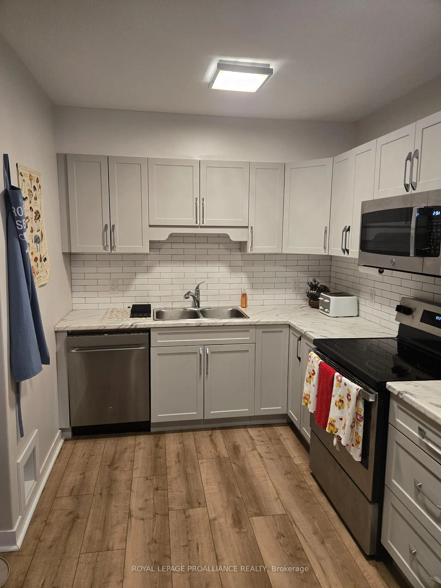 Photo 6 of Unit B, 58 Cannifton Road, Belleville, Belleville Ward — HOMEH