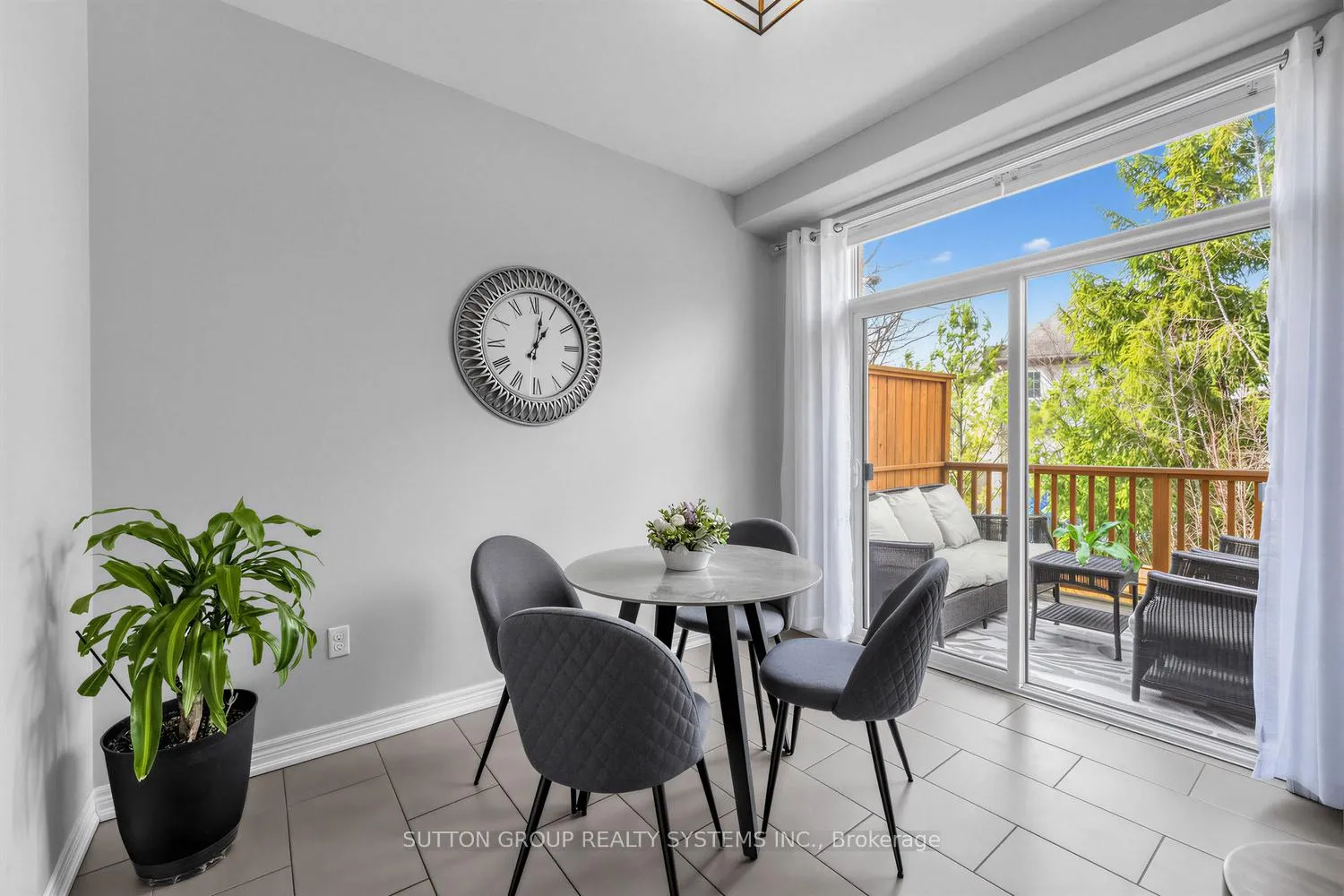 Photo 9 of Unit 17, 4165 Upper Middle Road, Burlington, Rose — HOMEH
