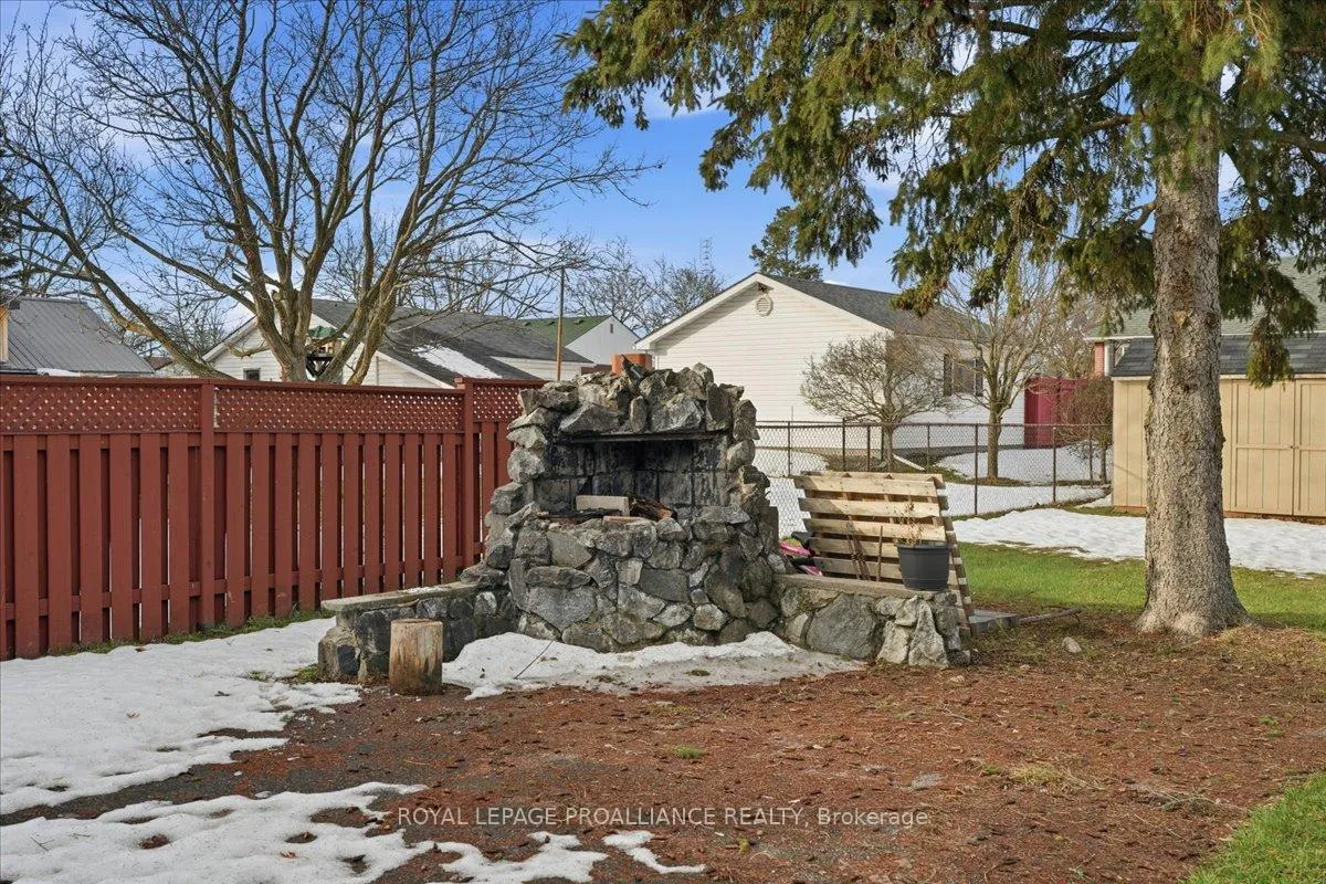 Photo 38 of 24 Gilbert Street, Belleville, Belleville Ward — HOMEH