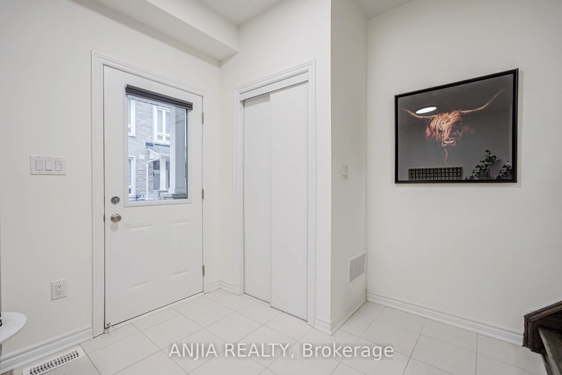 Photo 7 of 82 Chicago Lane, Markham, Wismer — HOMEH