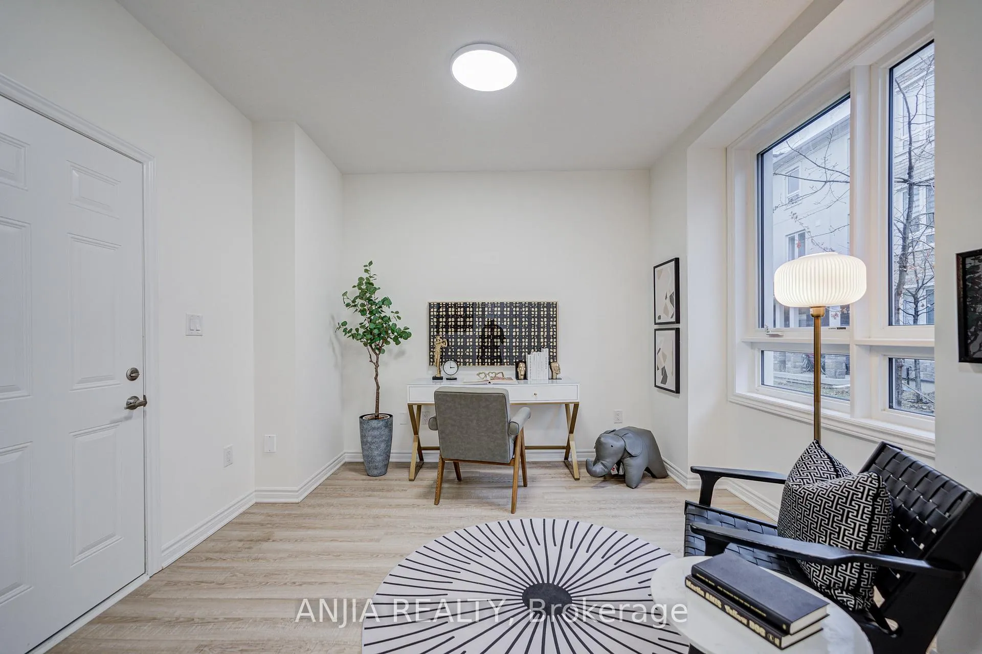 Photo 9 of 82 Chicago Lane, Markham, Wismer — HOMEH