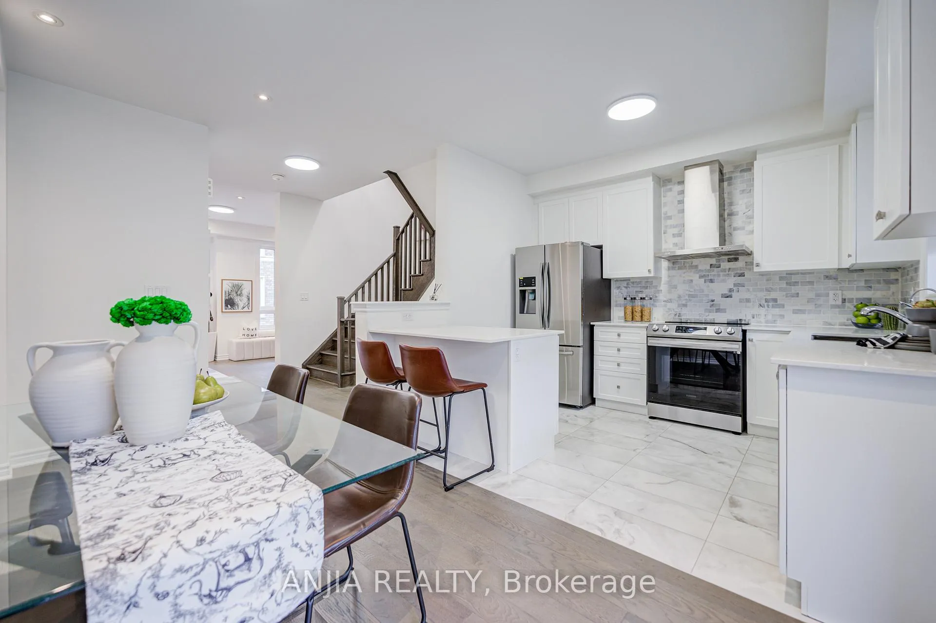 Photo 23 of 82 Chicago Lane, Markham, Wismer — HOMEH