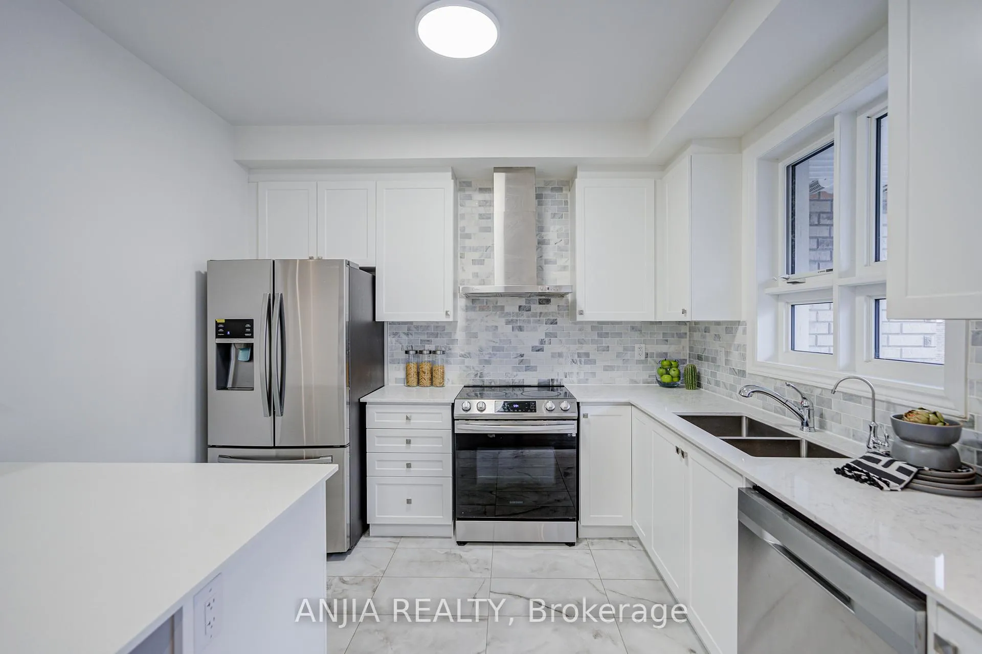 Photo 24 of 82 Chicago Lane, Markham, Wismer — HOMEH