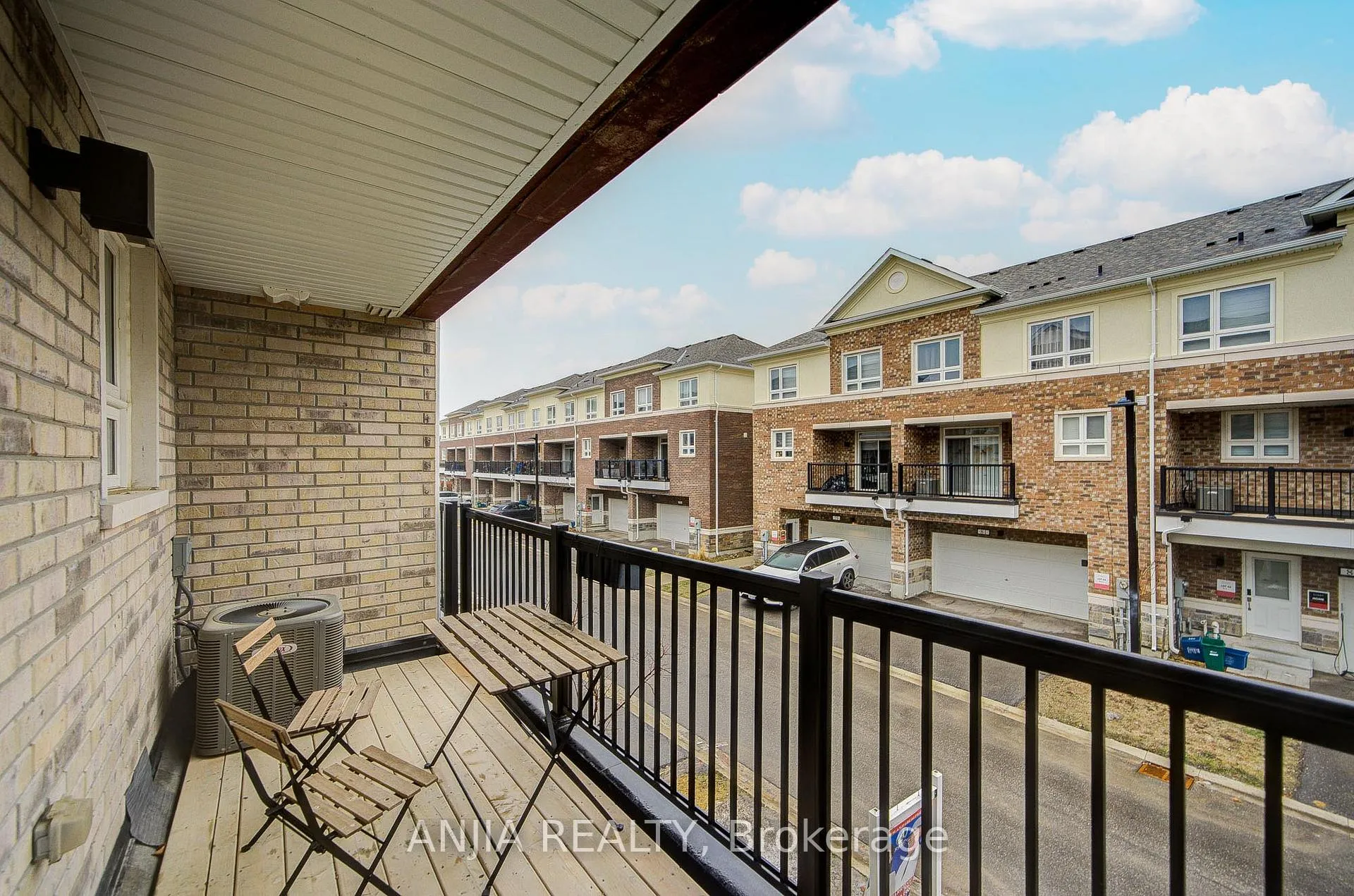 Photo 26 of 82 Chicago Lane, Markham, Wismer — HOMEH