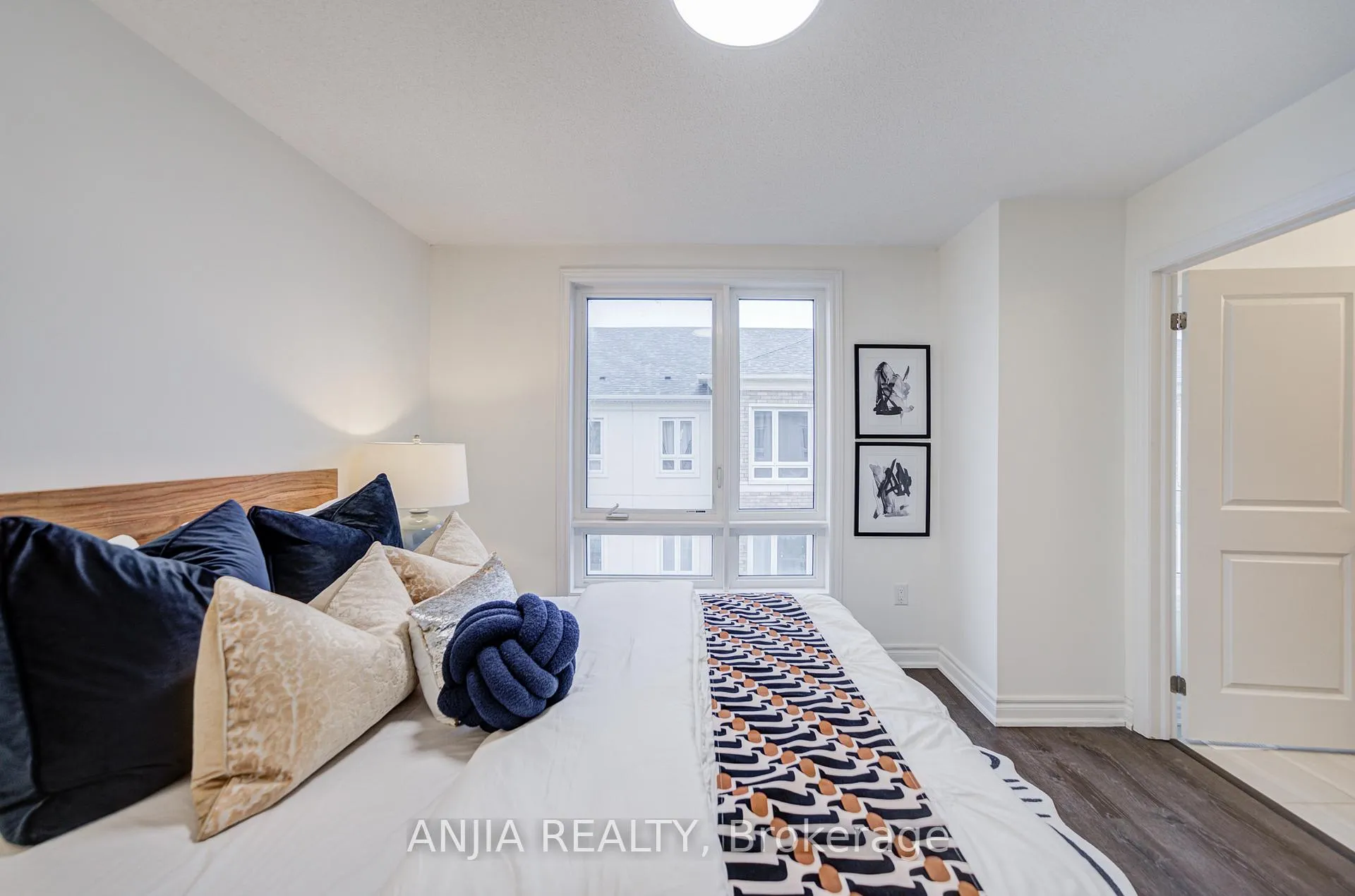 Photo 40 of 82 Chicago Lane, Markham, Wismer — HOMEH