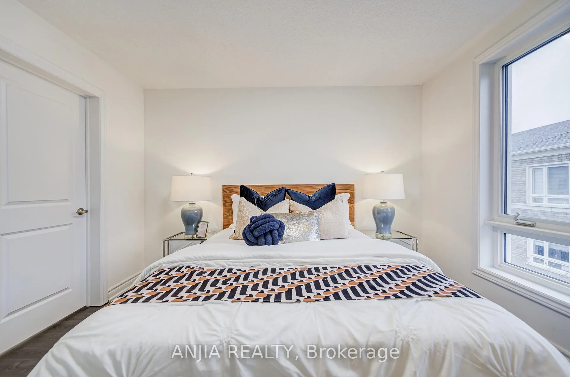Photo 41 of 82 Chicago Lane, Markham, Wismer — HOMEH
