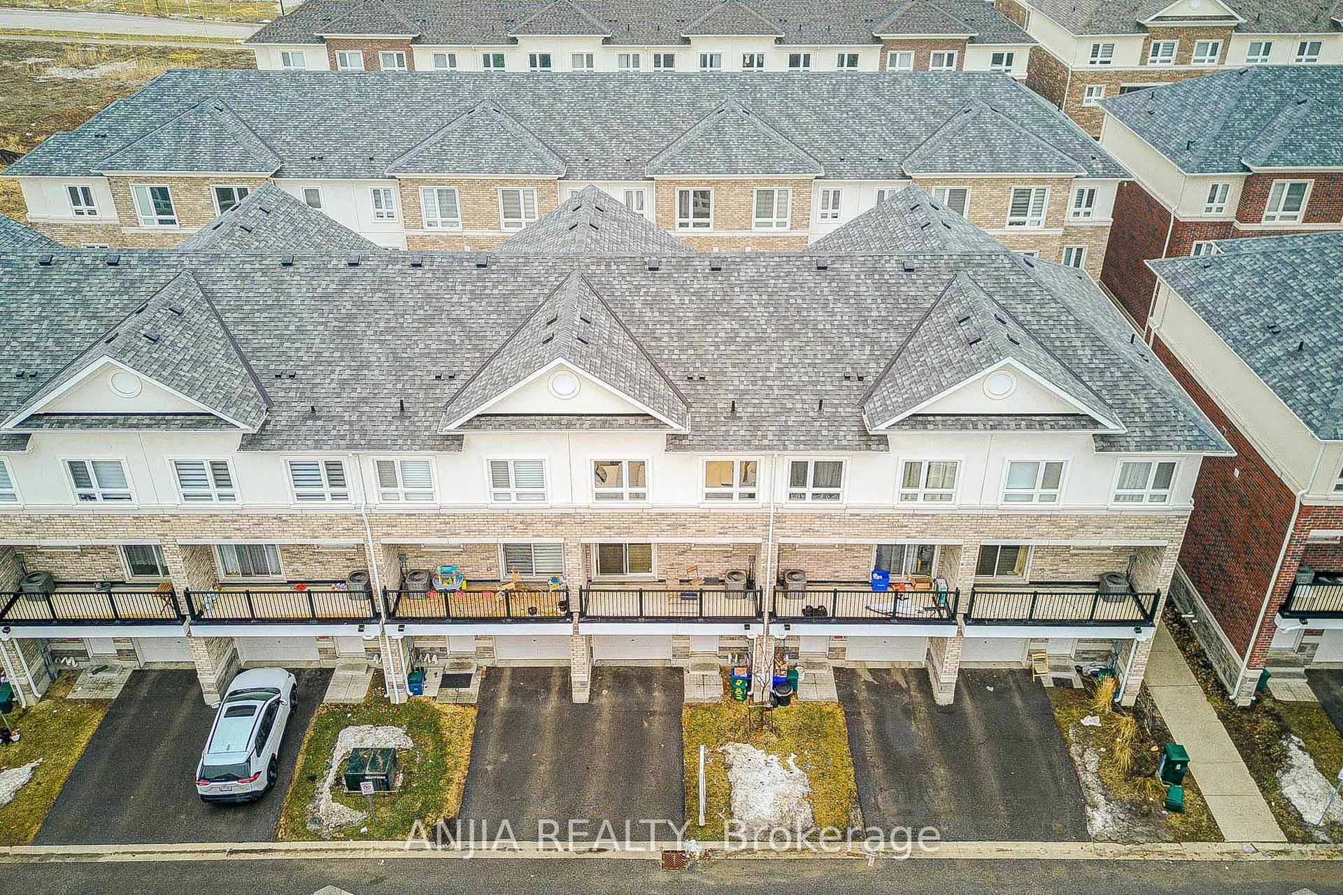 Photo 48 of 82 Chicago Lane, Markham, Wismer — HOMEH