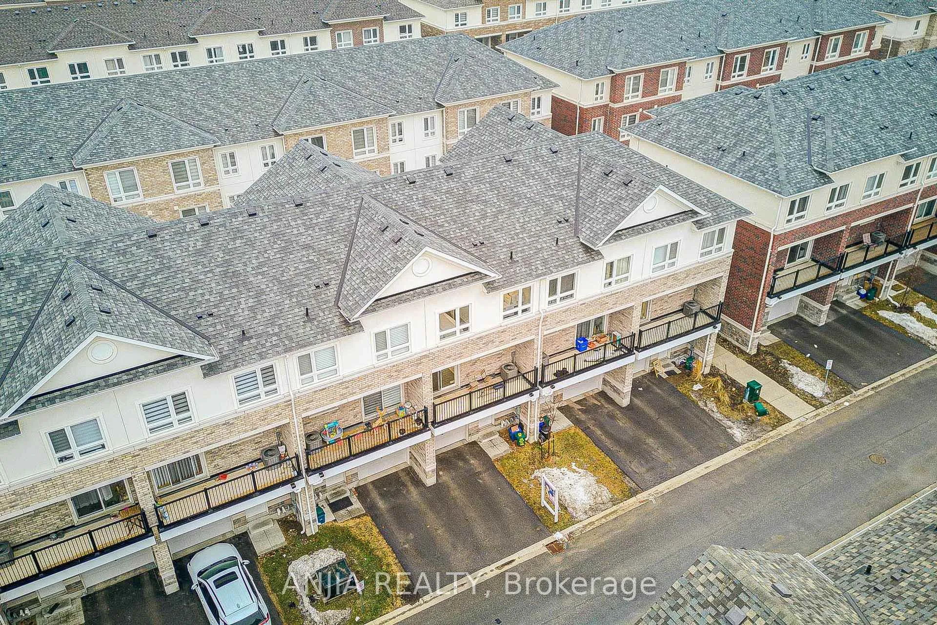Photo 49 of 82 Chicago Lane, Markham, Wismer — HOMEH