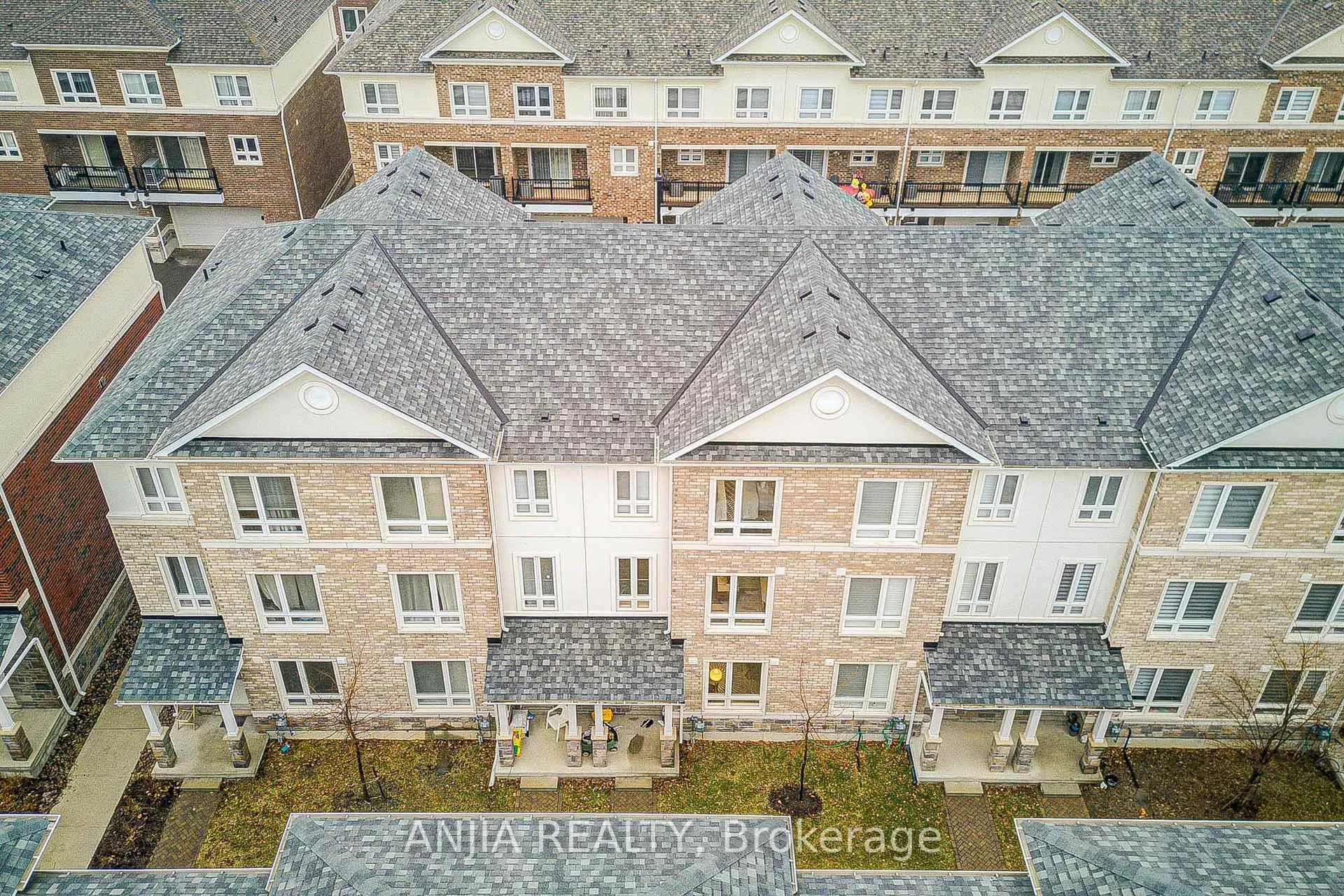 Photo 50 of 82 Chicago Lane, Markham, Wismer — HOMEH
