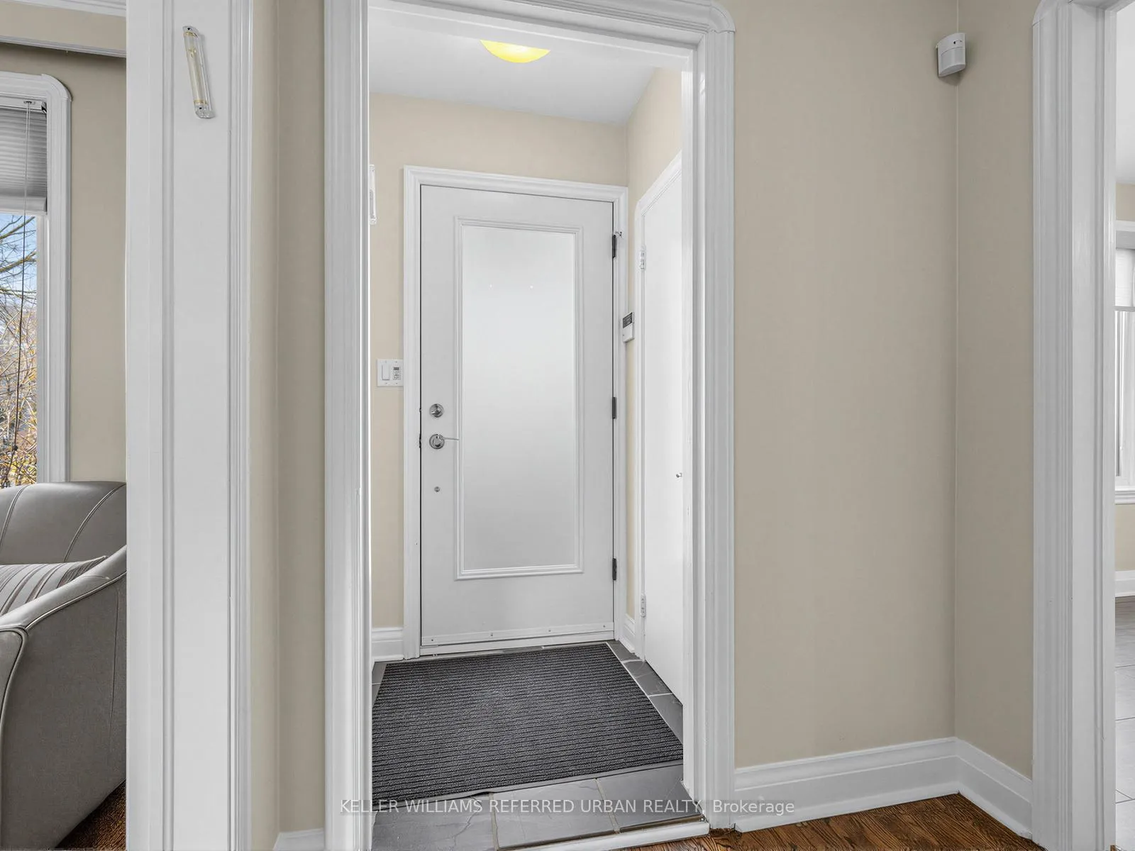 Photo 3 of 31 Prince Charles Drive, Toronto, Englemount-Lawrence — HOMEH