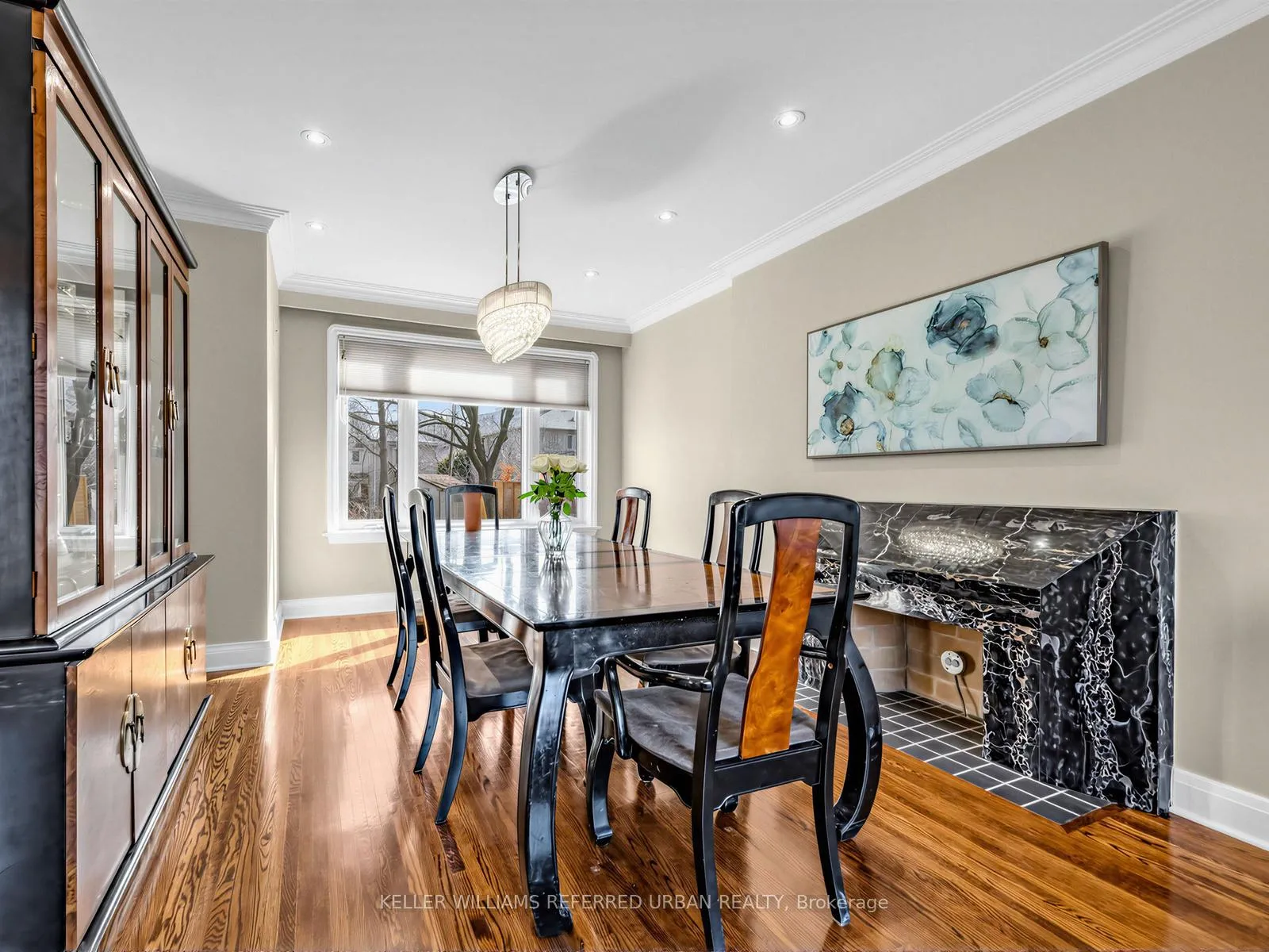Photo 4 of 31 Prince Charles Drive, Toronto, Englemount-Lawrence — HOMEH
