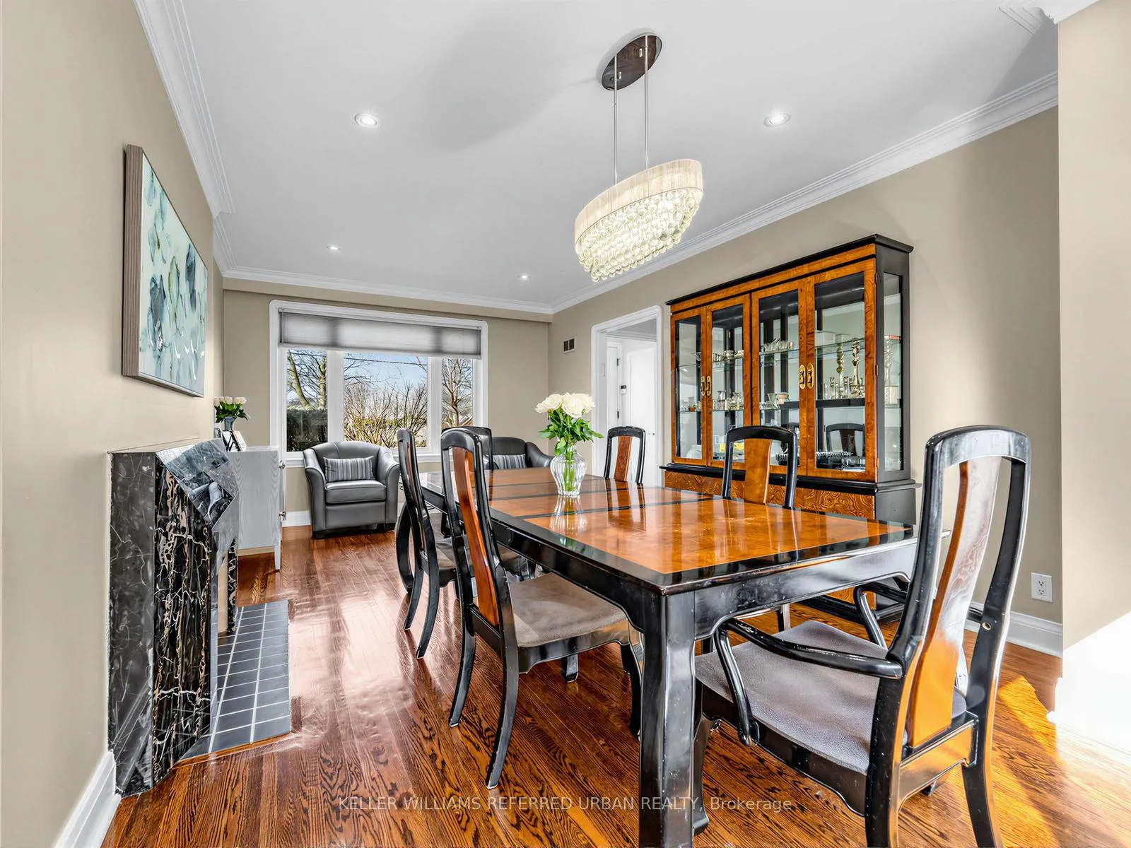 Photo 5 of 31 Prince Charles Drive, Toronto, Englemount-Lawrence — HOMEH