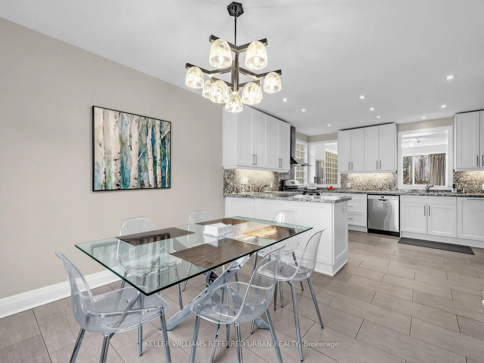 Photo 8 of 31 Prince Charles Drive, Toronto, Englemount-Lawrence — HOMEH