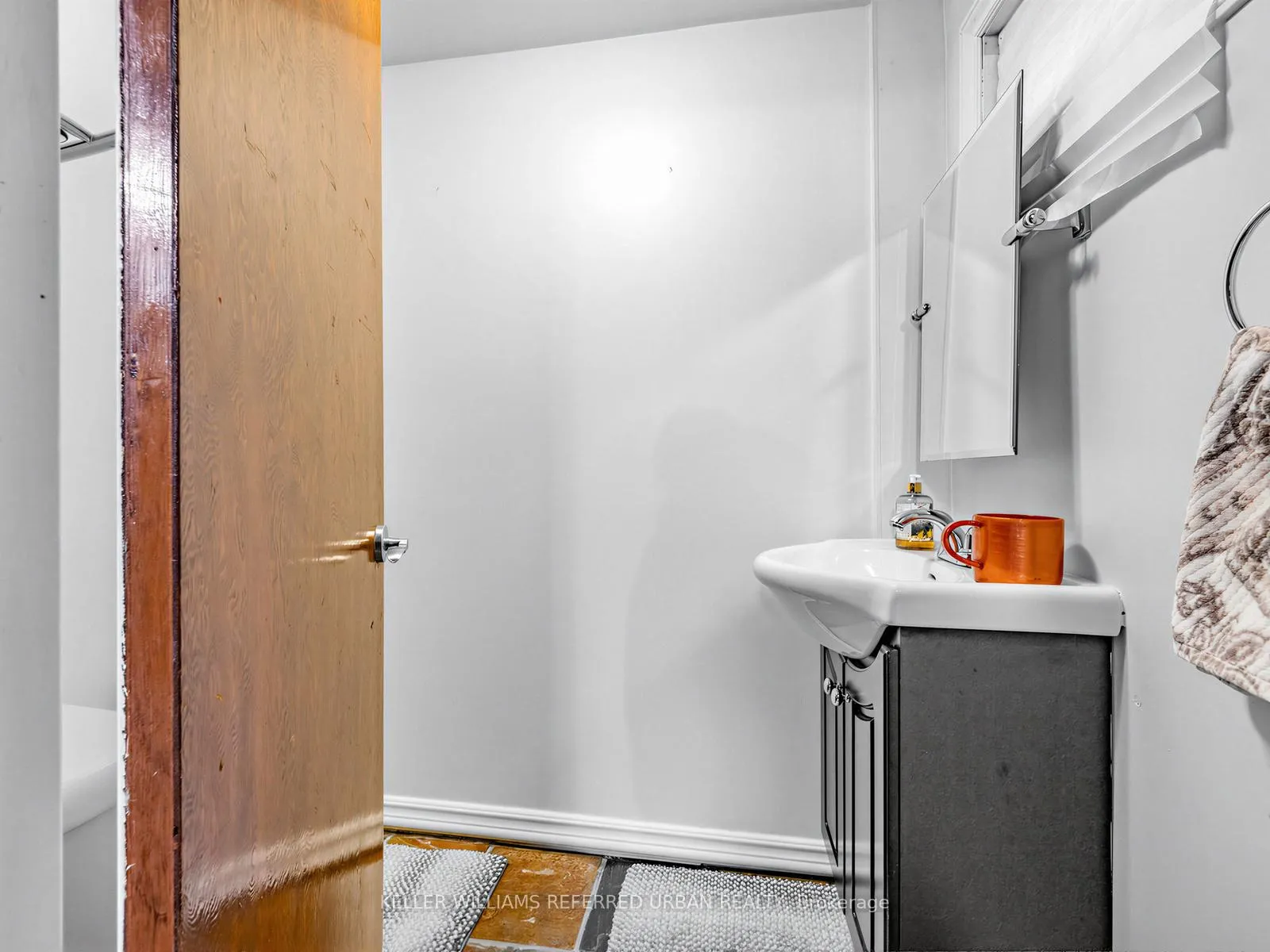 Photo 26 of 31 Prince Charles Drive, Toronto, Englemount-Lawrence — HOMEH