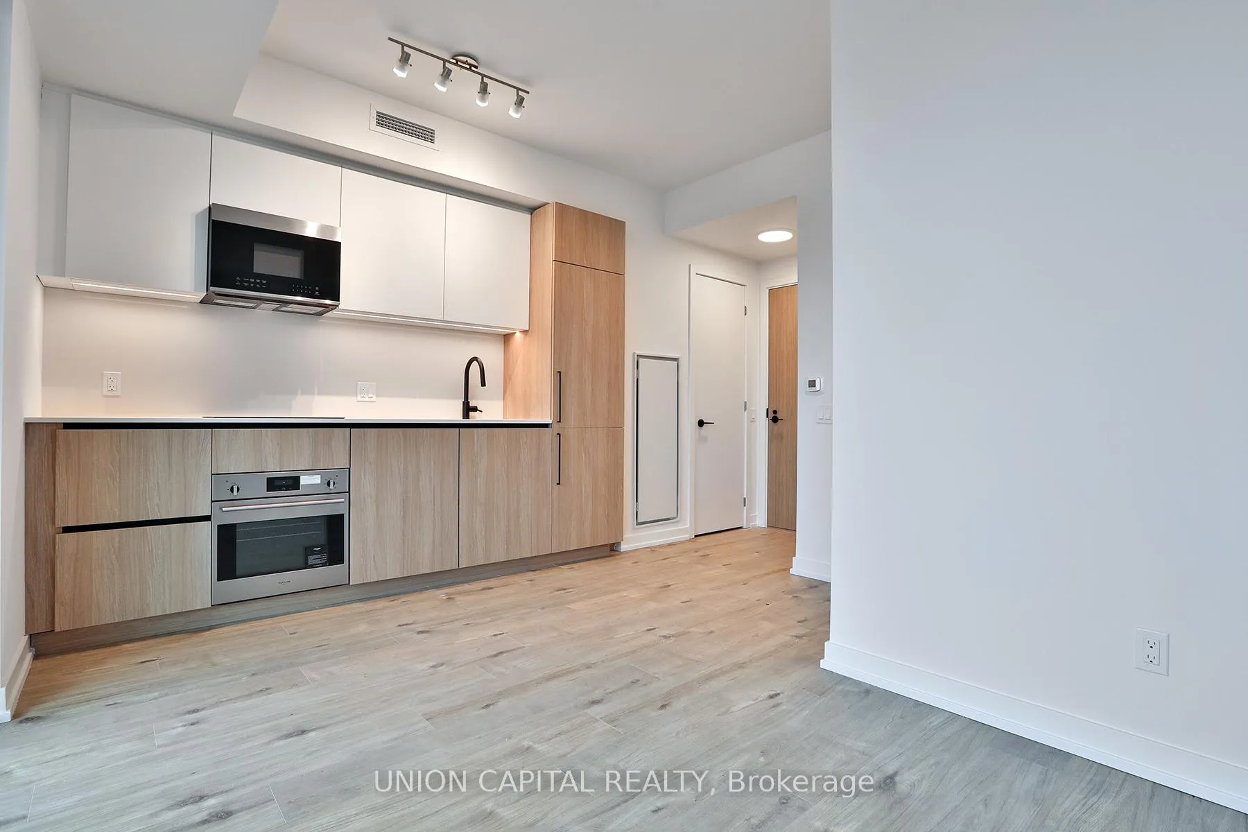 Front of Unit 1609, 35 Parliament Street