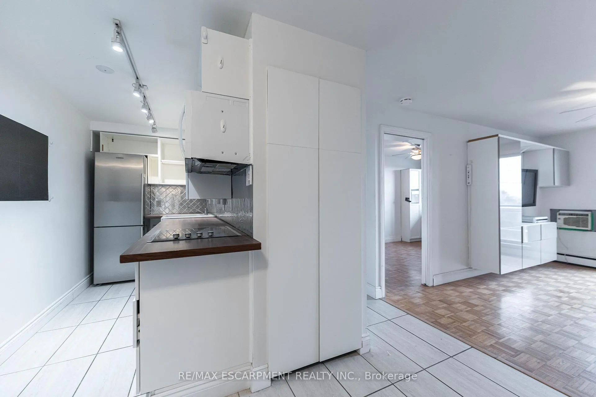 Photo 7 of Unit 607, 30 Summit Avenue, Hamilton, Eastmount — HOMEH