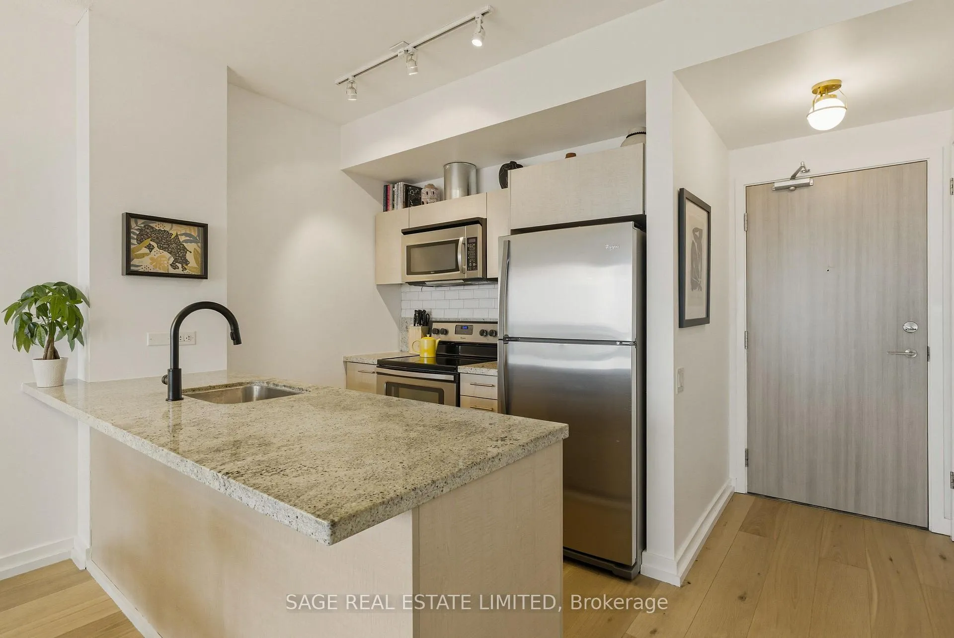Photo 3 of Unit 1804, 70 Distillery Lane, Toronto, Waterfront Communities — HOMEH