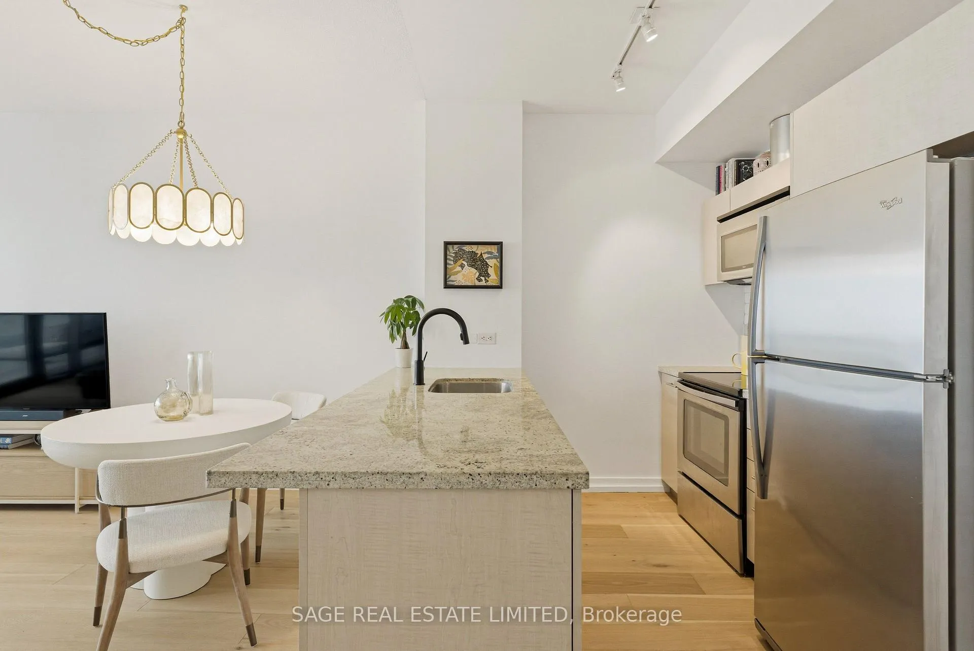 Photo 4 of Unit 1804, 70 Distillery Lane, Toronto, Waterfront Communities — HOMEH