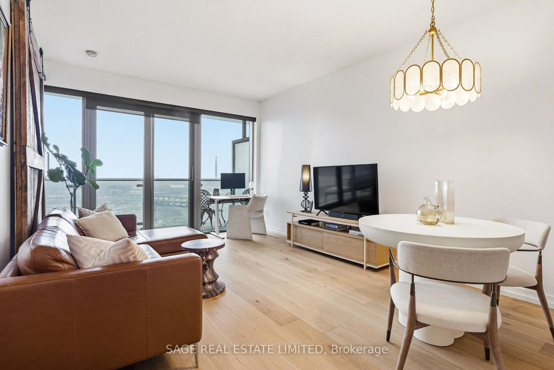Photo 7 of Unit 1804, 70 Distillery Lane, Toronto, Waterfront Communities — HOMEH