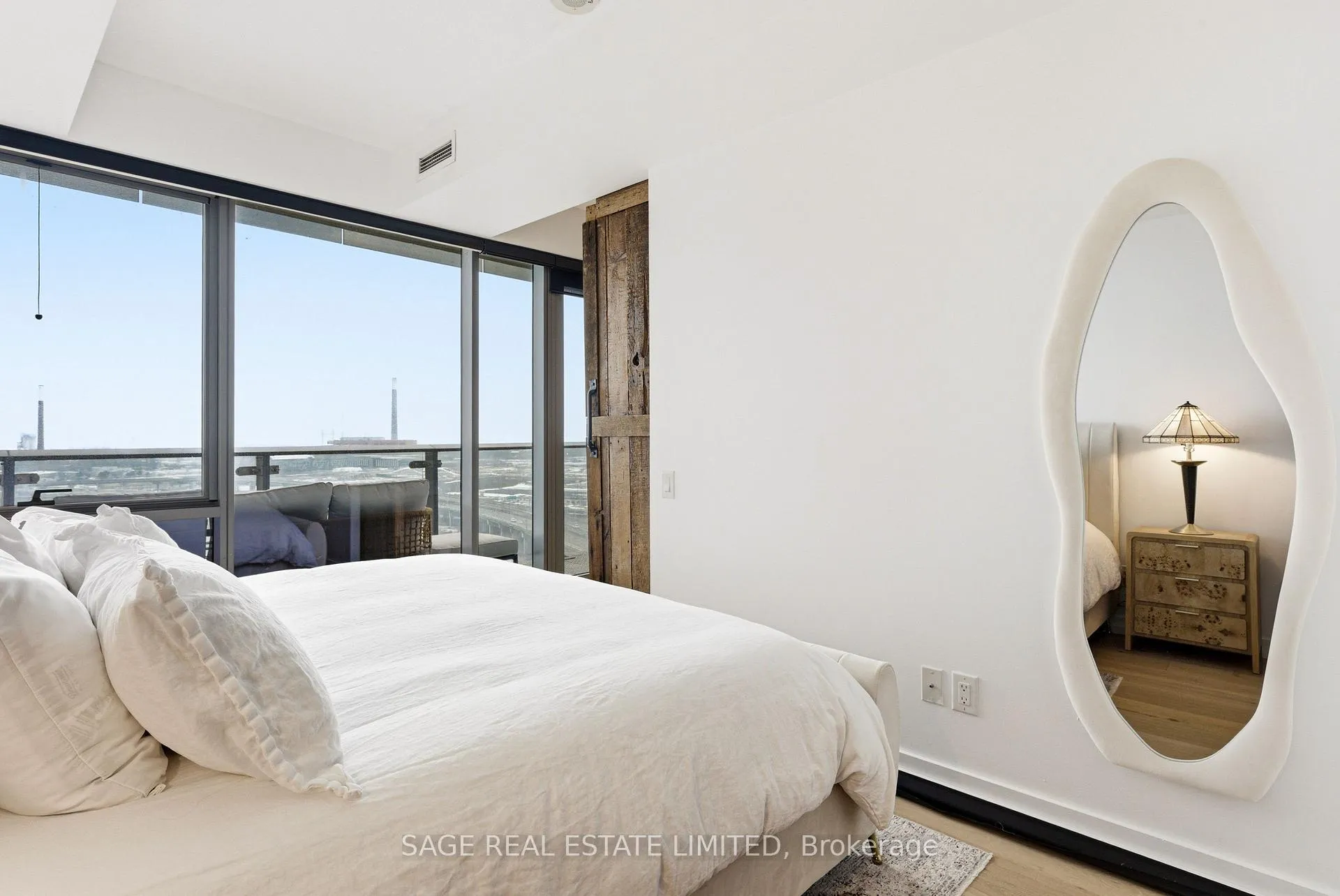 Photo 16 of Unit 1804, 70 Distillery Lane, Toronto, Waterfront Communities — HOMEH