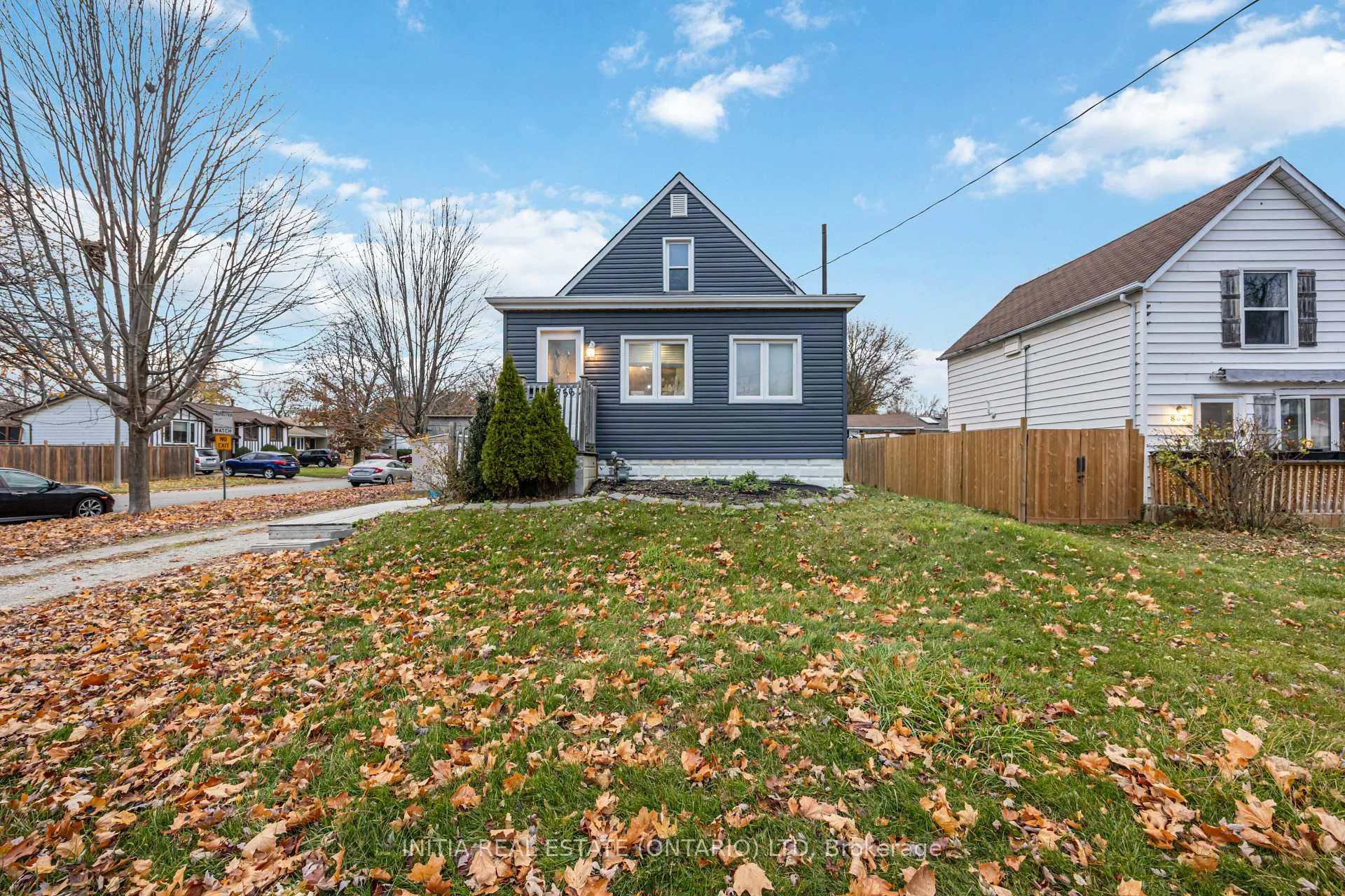 Photo 1 of 856 Devine Street, Sarnia — HOMEH