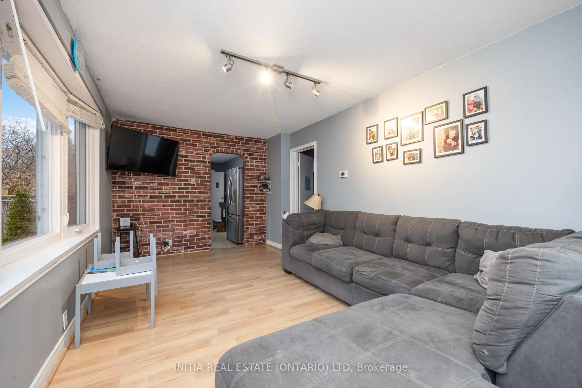 Photo 6 of 856 Devine Street, Sarnia — HOMEH