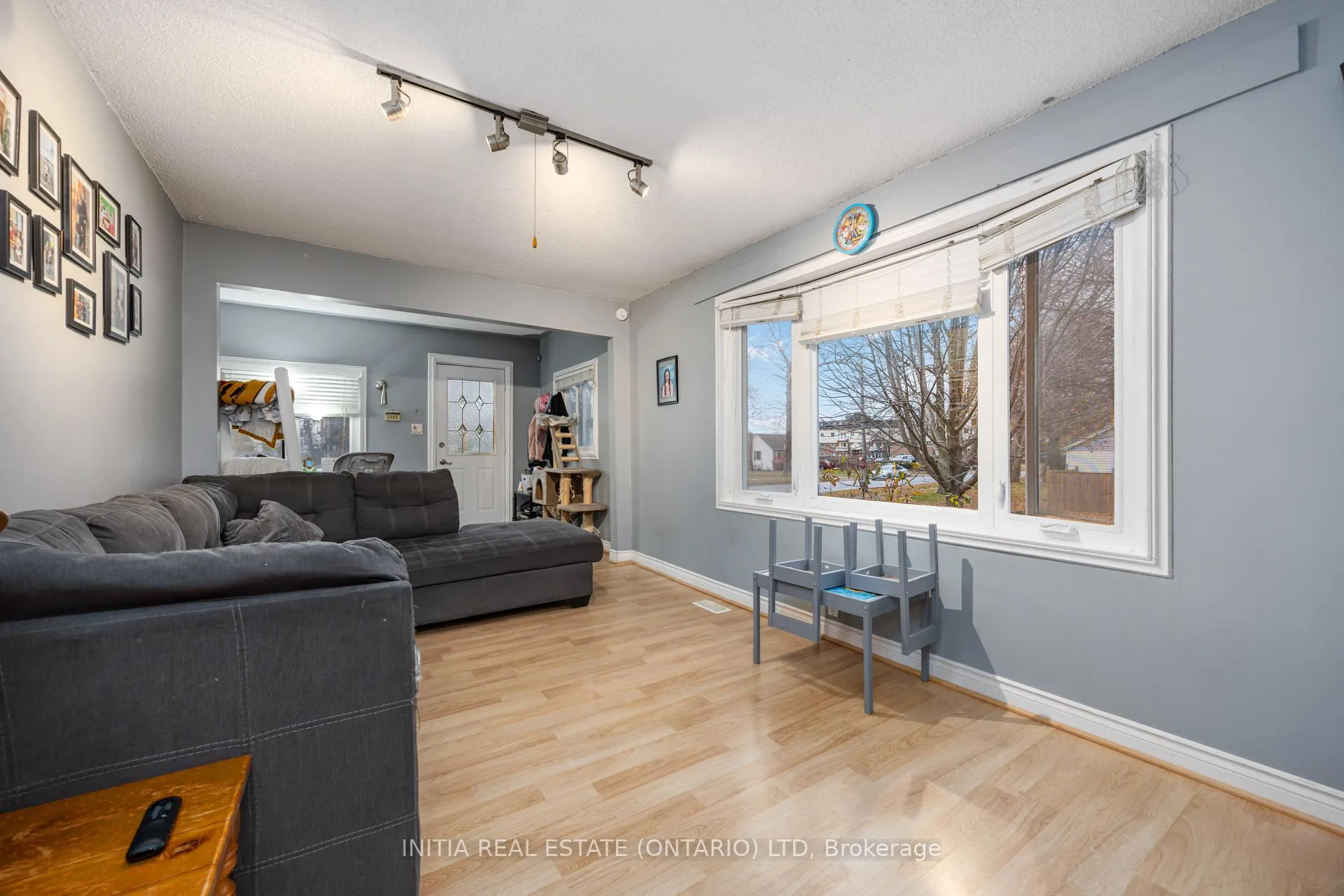 Photo 9 of 856 Devine Street, Sarnia — HOMEH