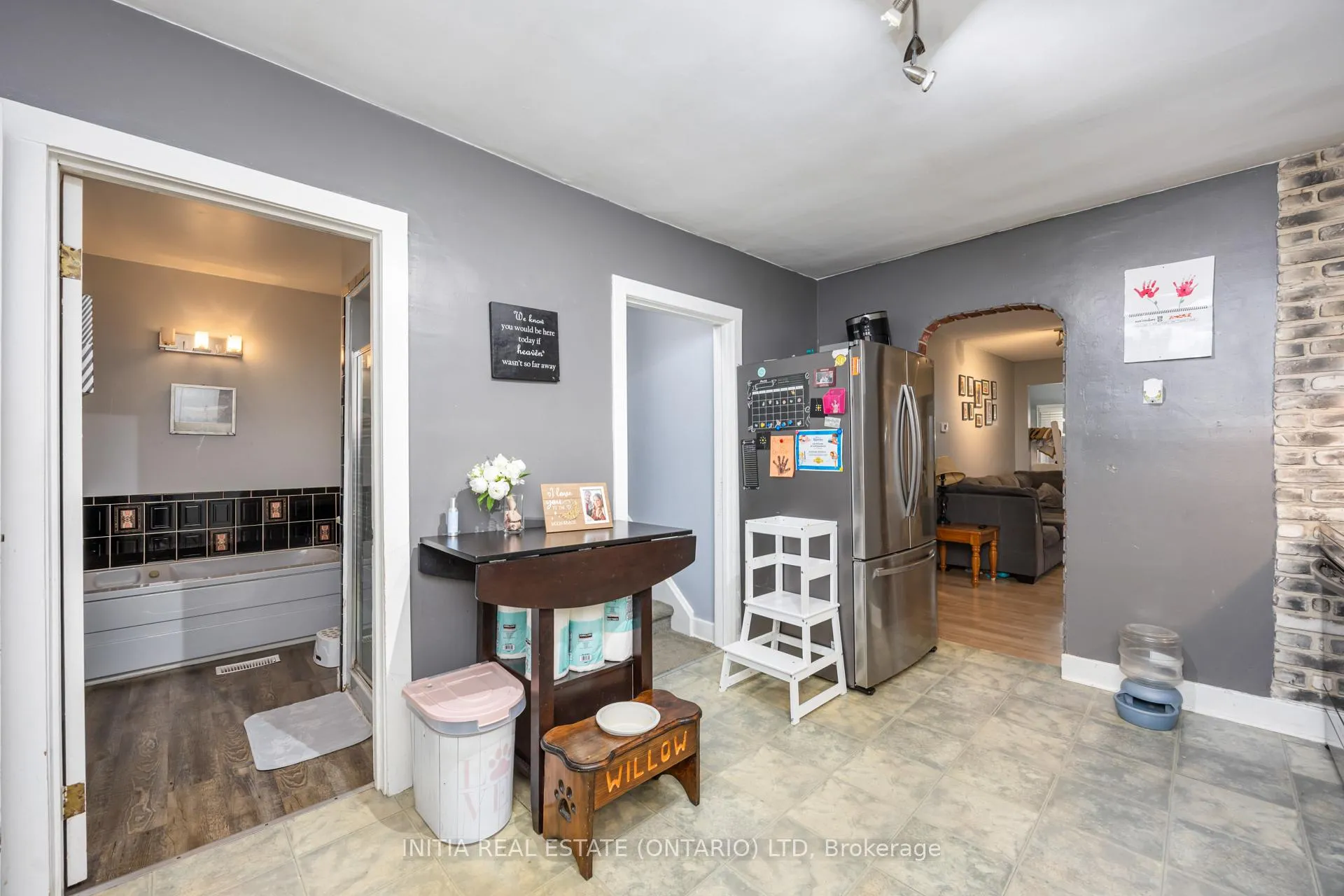 Photo 11 of 856 Devine Street, Sarnia — HOMEH