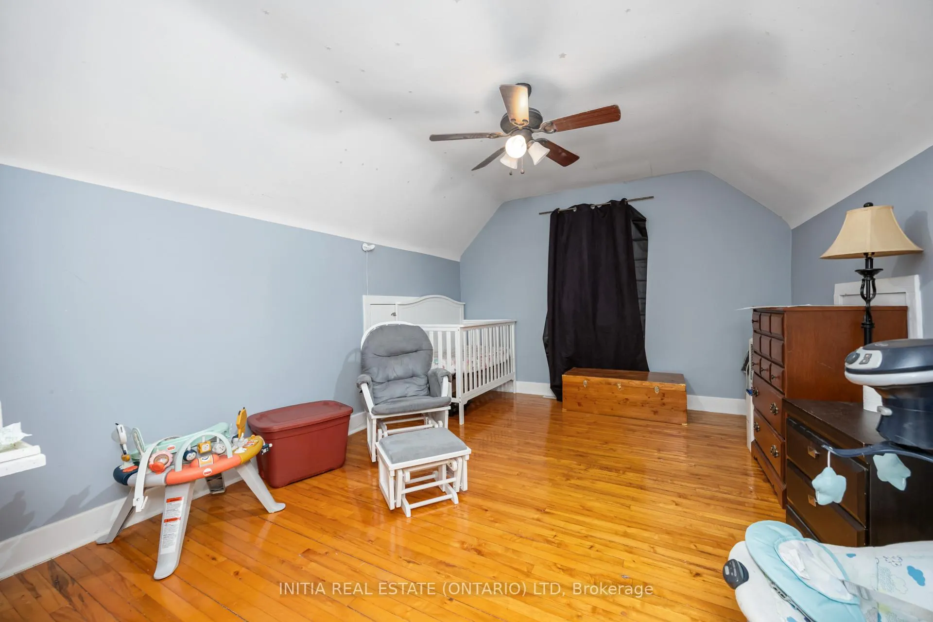 Photo 17 of 856 Devine Street, Sarnia — HOMEH