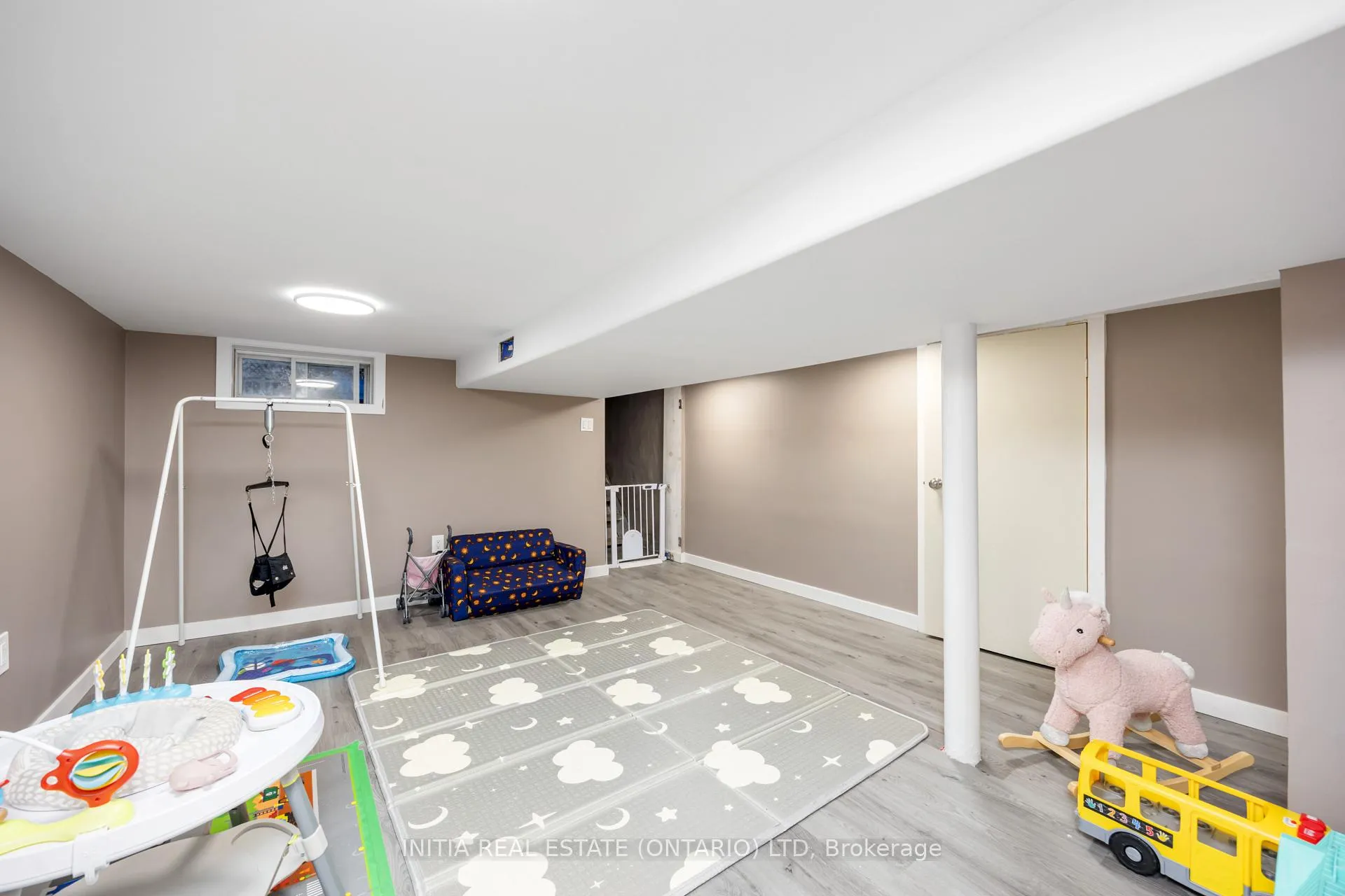 Photo 23 of 856 Devine Street, Sarnia — HOMEH