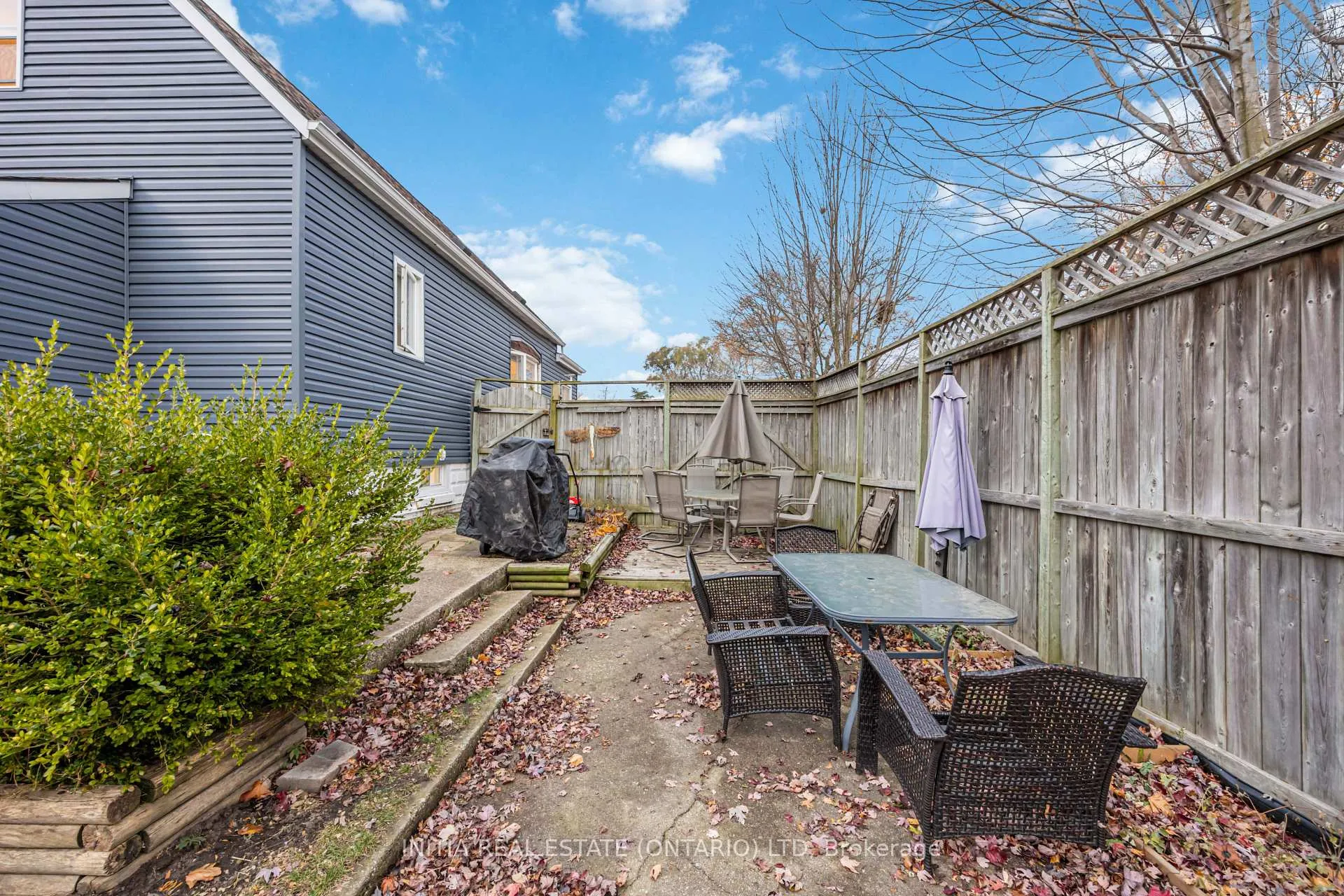 Photo 27 of 856 Devine Street, Sarnia — HOMEH