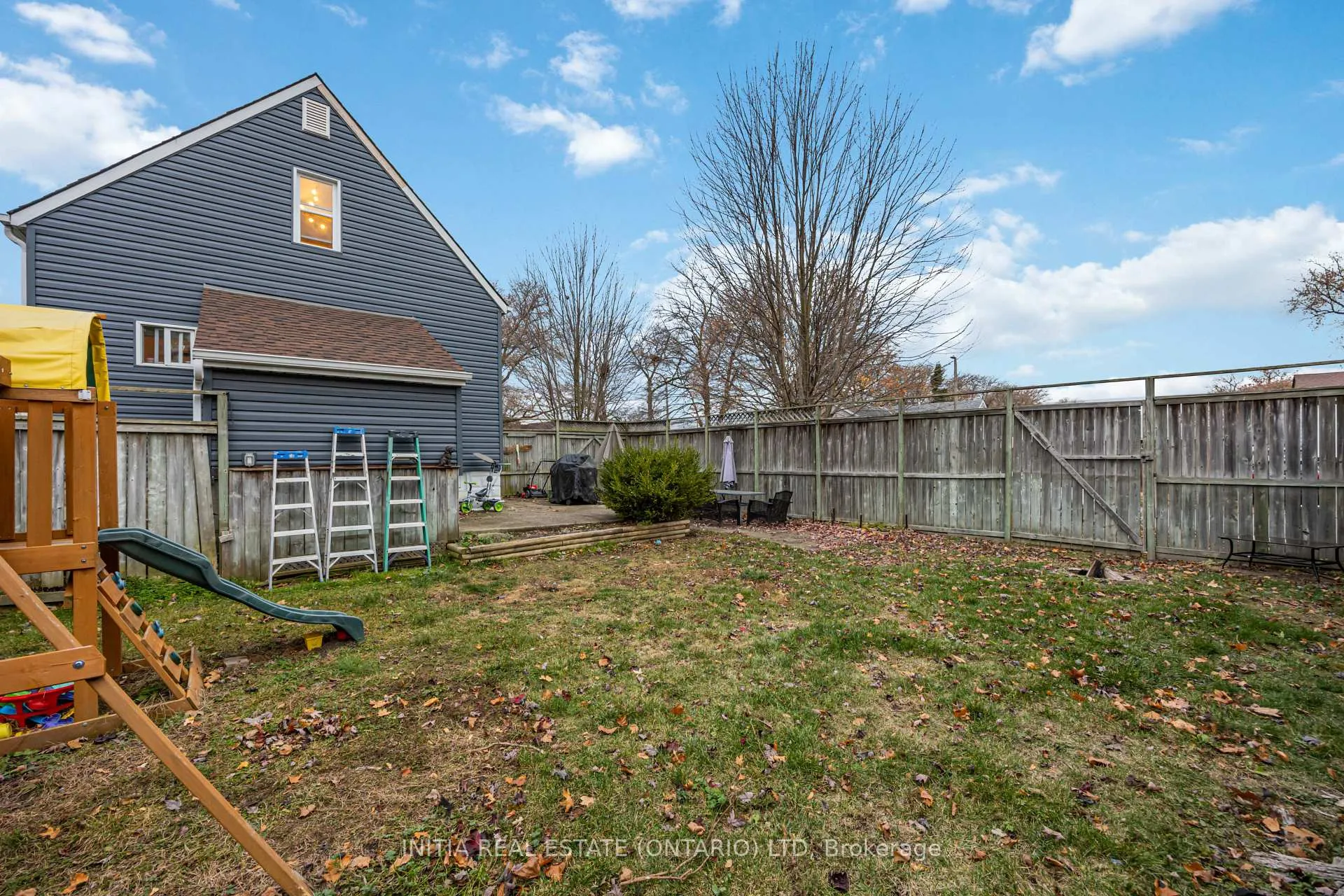 Photo 31 of 856 Devine Street, Sarnia — HOMEH