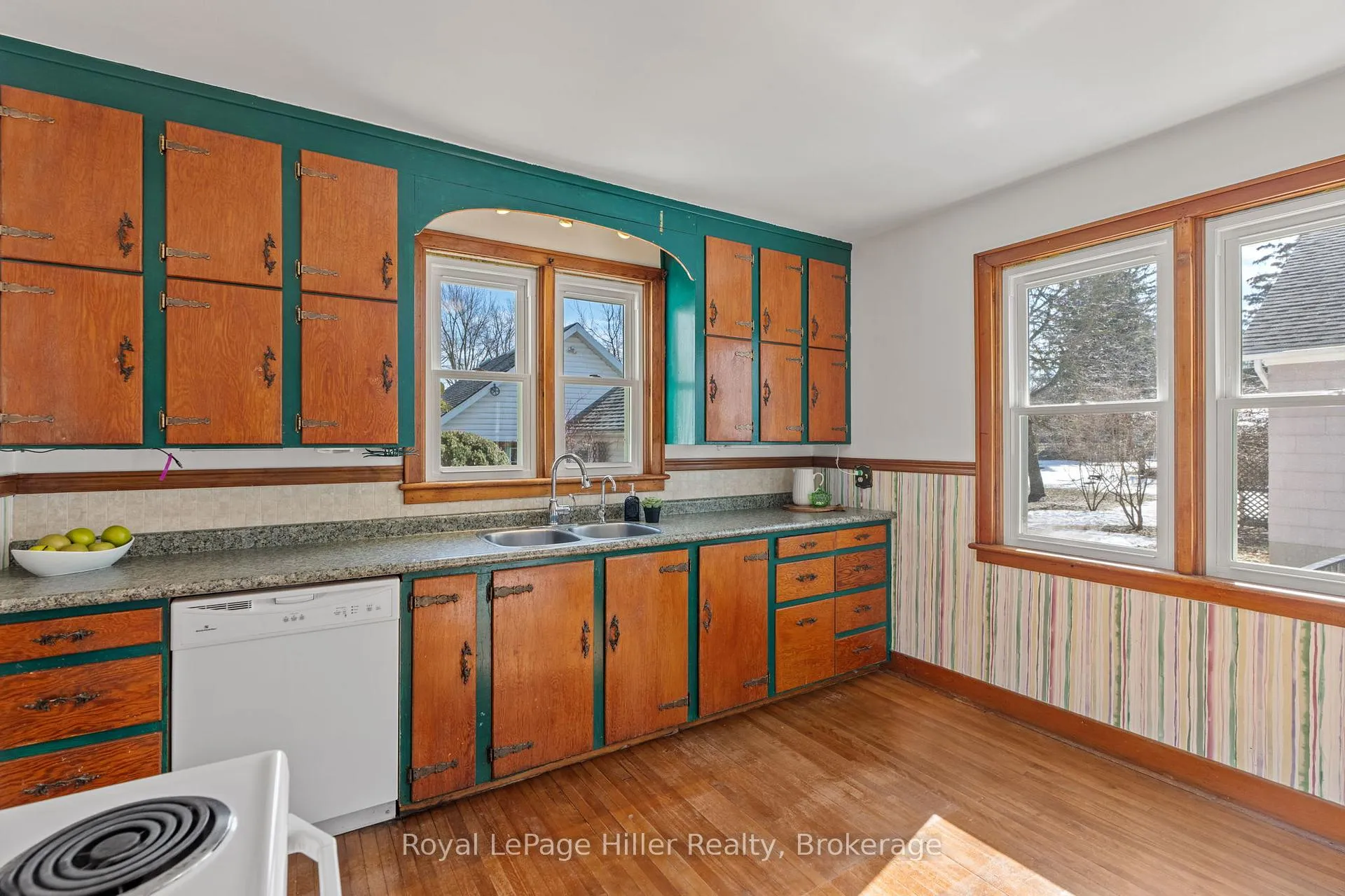 Photo 11 of 27 Pacific Avenue, Perth East, Milverton — HOMEH