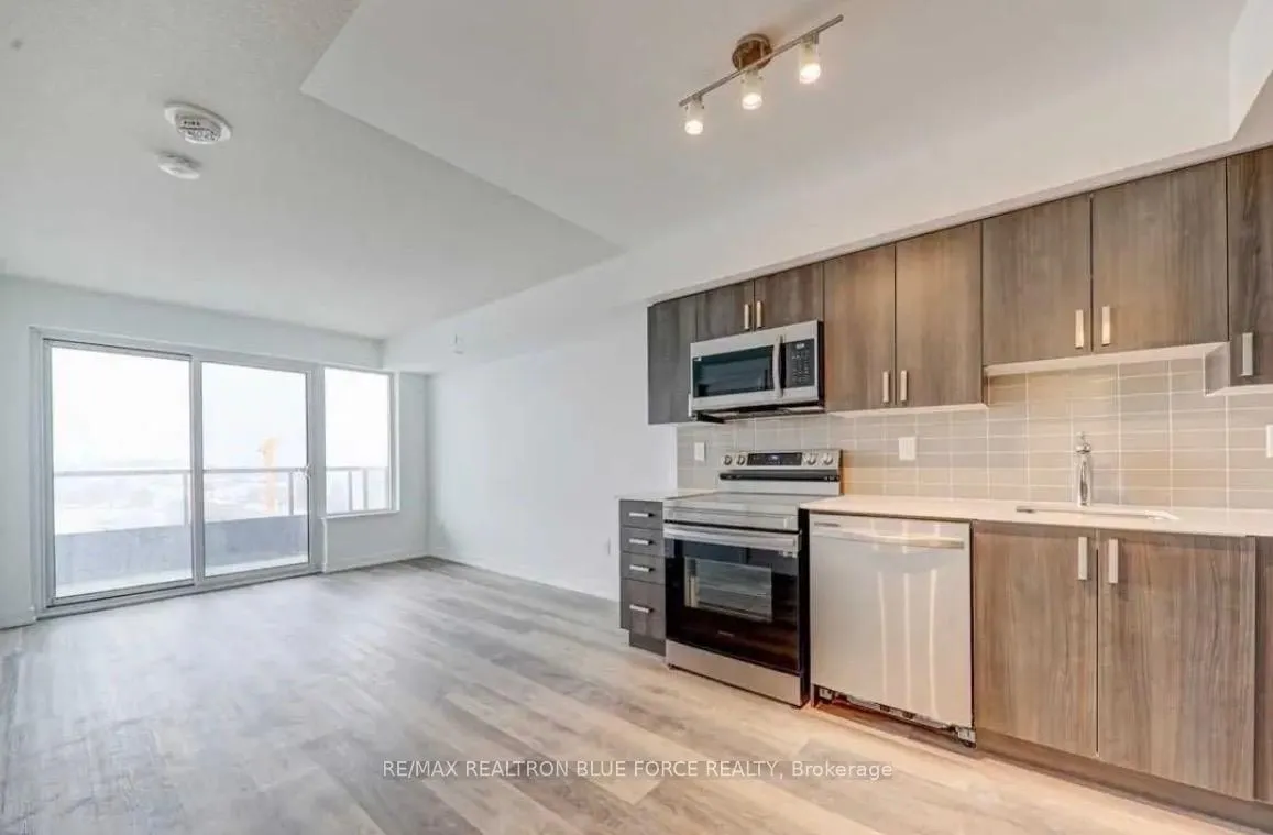 Photo 2 of Unit 810, 1480 Bayly Street, Pickering, Bay Ridges — HOMEH