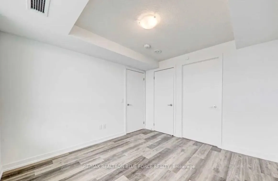 Photo 4 of Unit 810, 1480 Bayly Street, Pickering, Bay Ridges — HOMEH